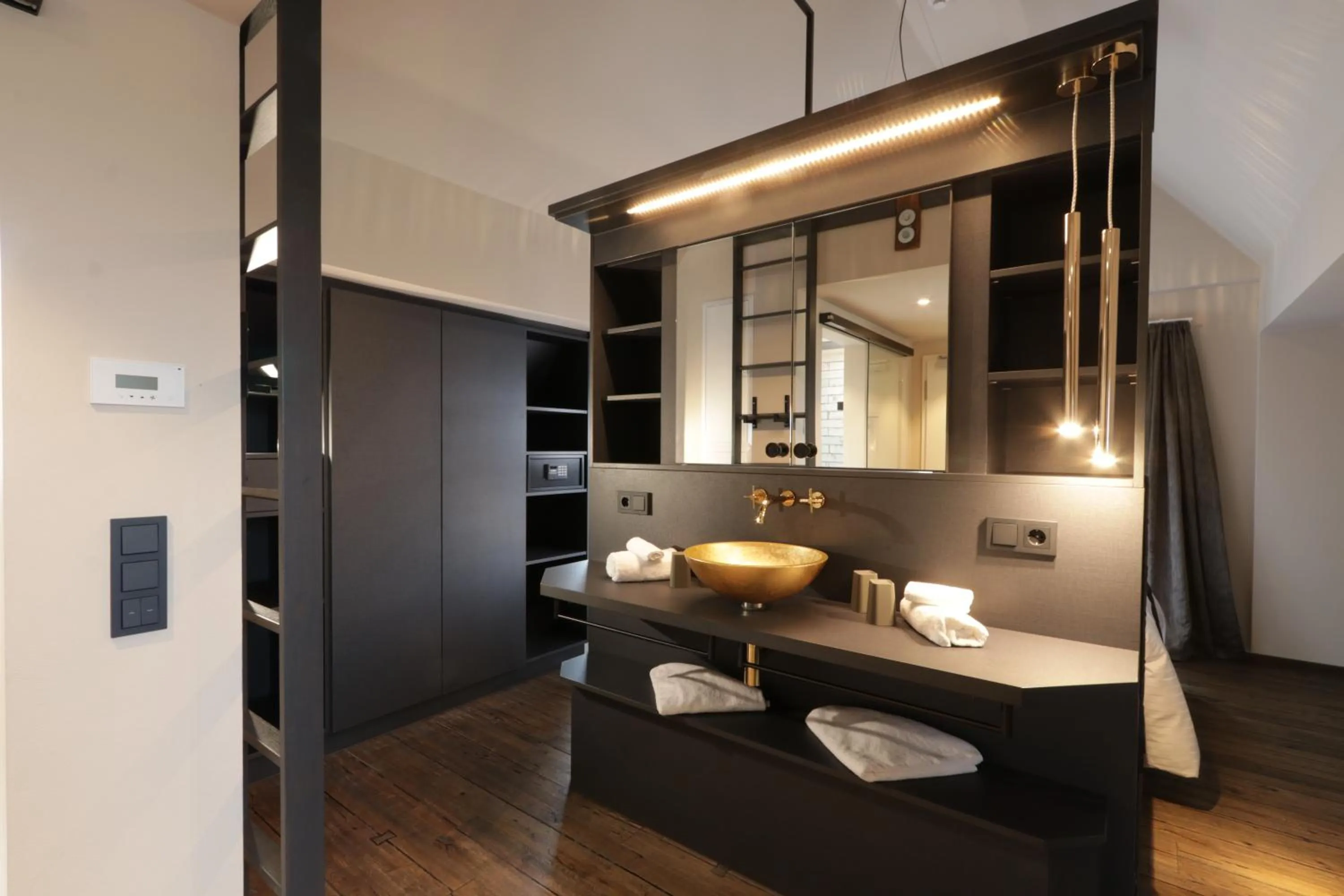 Bathroom in REINHARDTs HOTEL