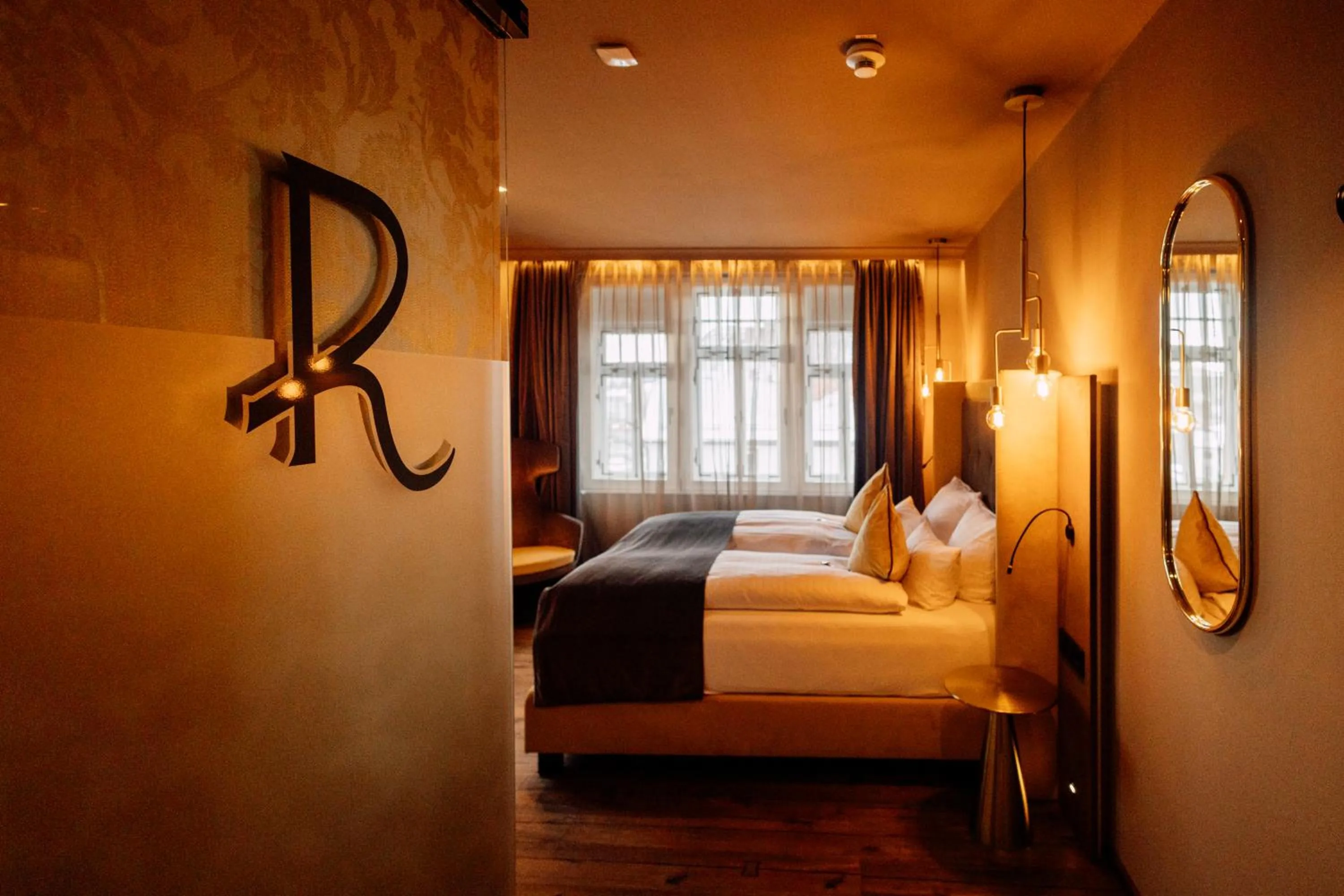 Bedroom, Bed in REINHARDTs HOTEL