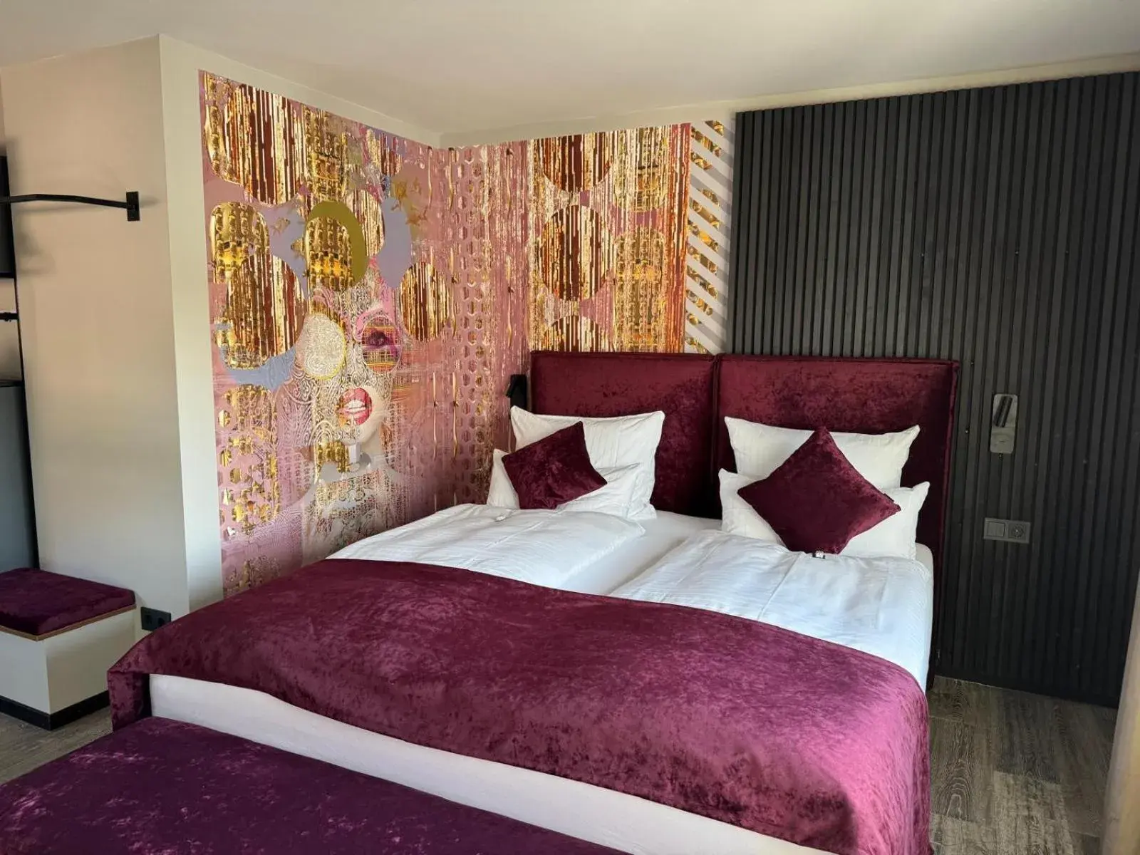 Deluxe Family Room - single occupancy in REINHARDTs HOTEL Deluxe Family Room - single occupancy in REINHARDTs HOTEL