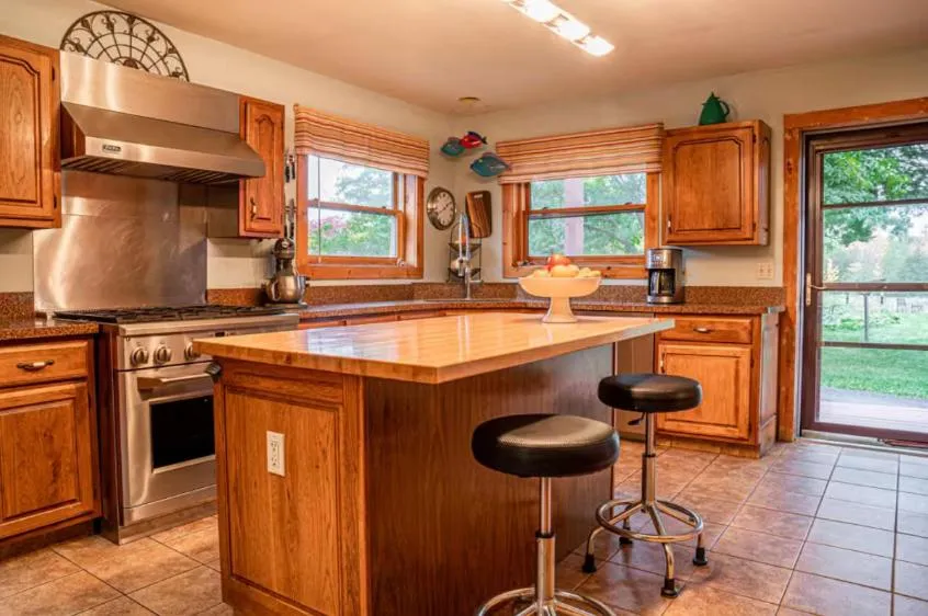 Kitchen or kitchenette in Point Au Roche Lodge