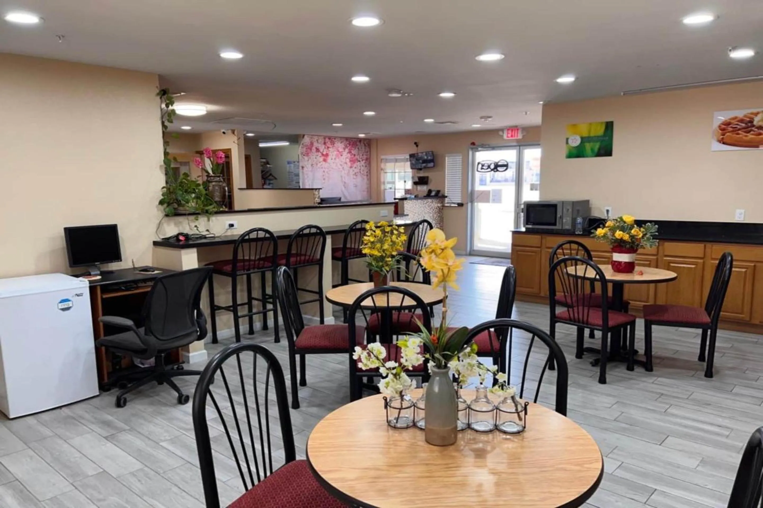 Restaurant/places to eat in Cambridge Inn