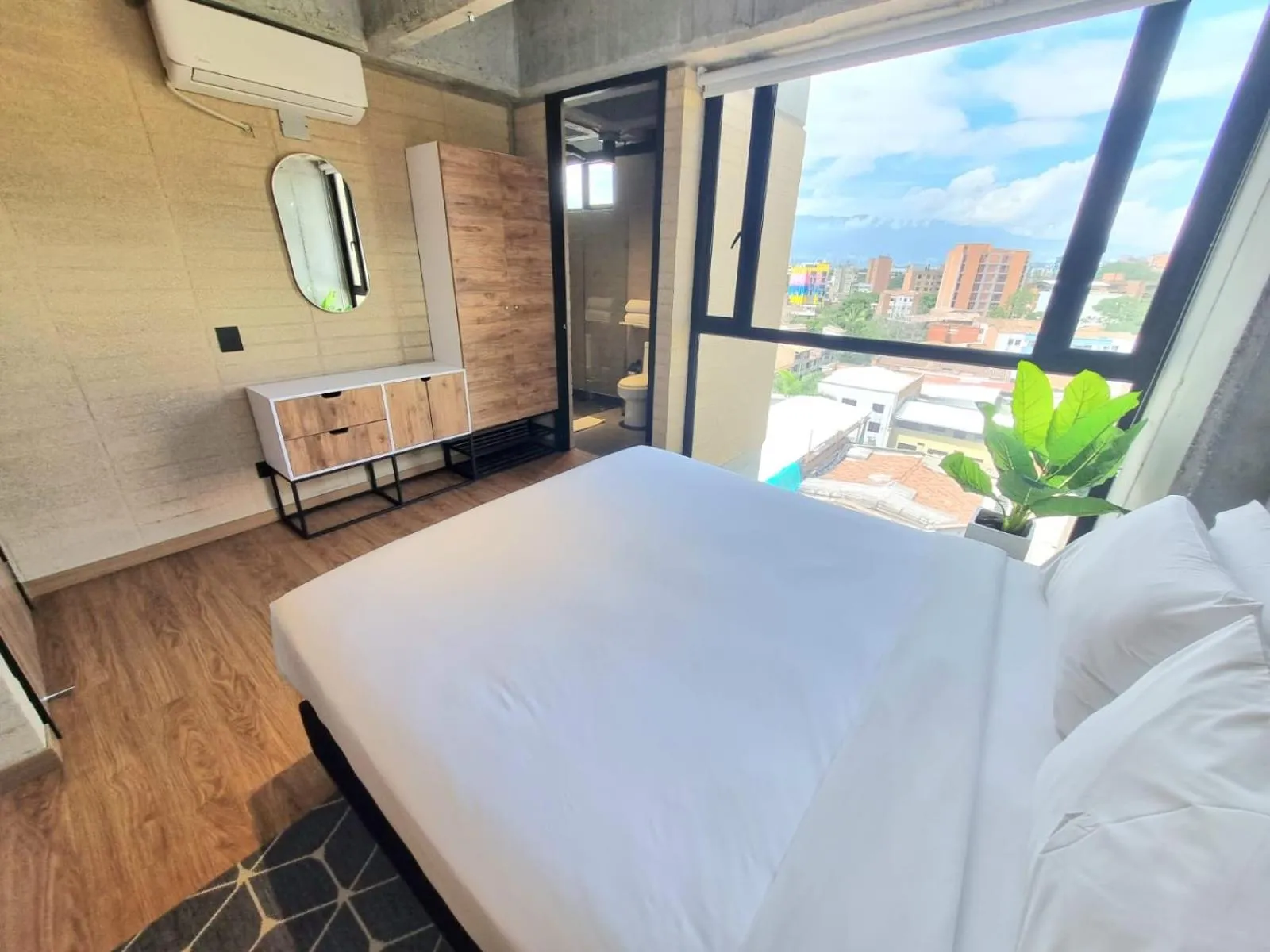 Photo of the whole room, Bed in Loft 43