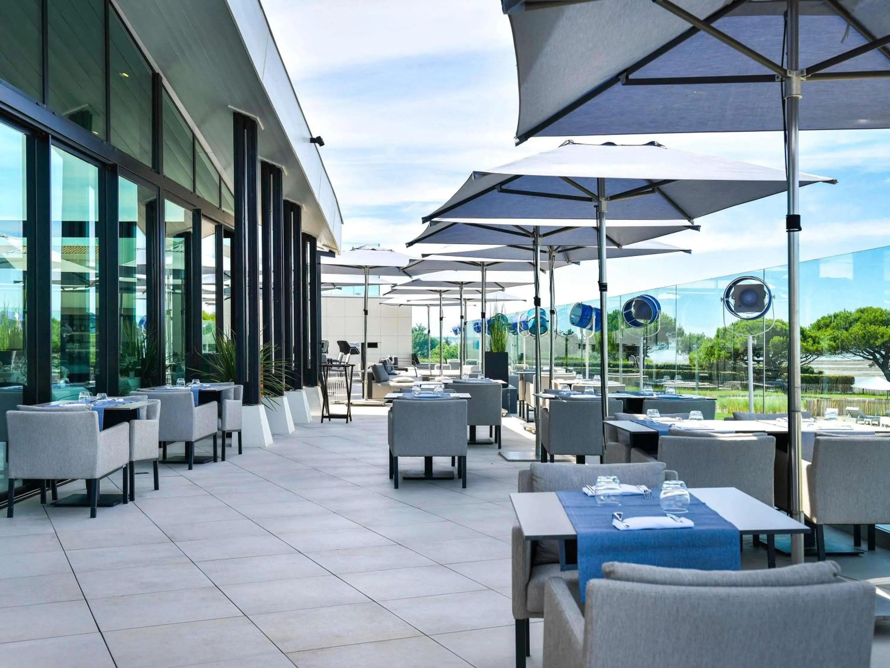 Restaurant/places to eat in La Grande Terrasse Hotel & Spa La Rochelle - MGallery Collection
