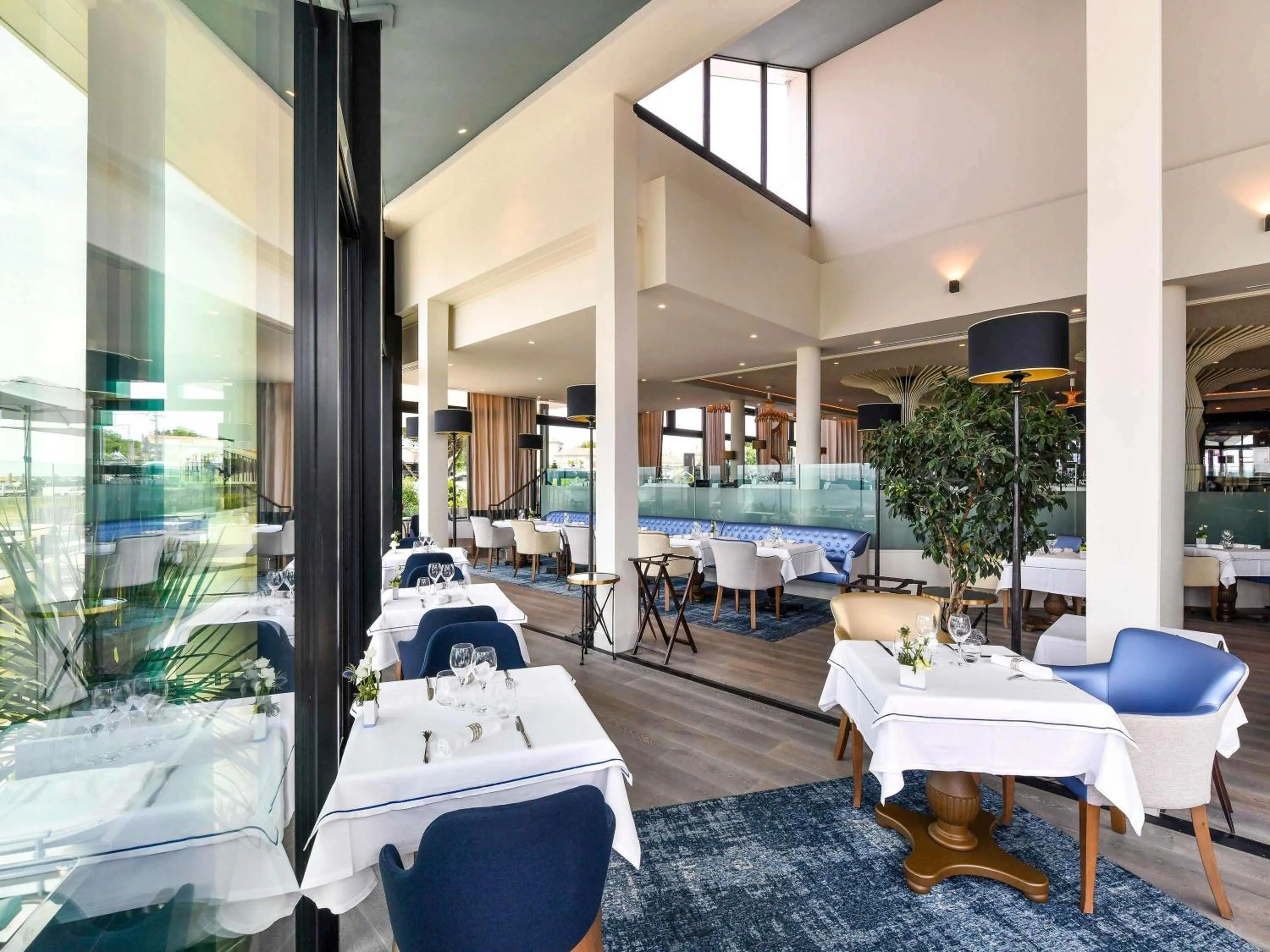 Breakfast in La Grande Terrasse Hotel & Spa La Rochelle - MGallery Collection