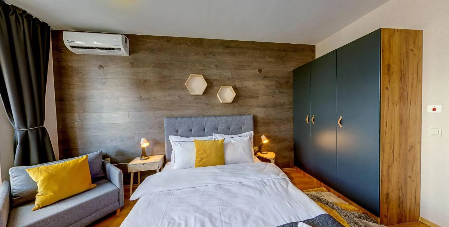 Bed in BOUTIQUE Hotel ENTRY E