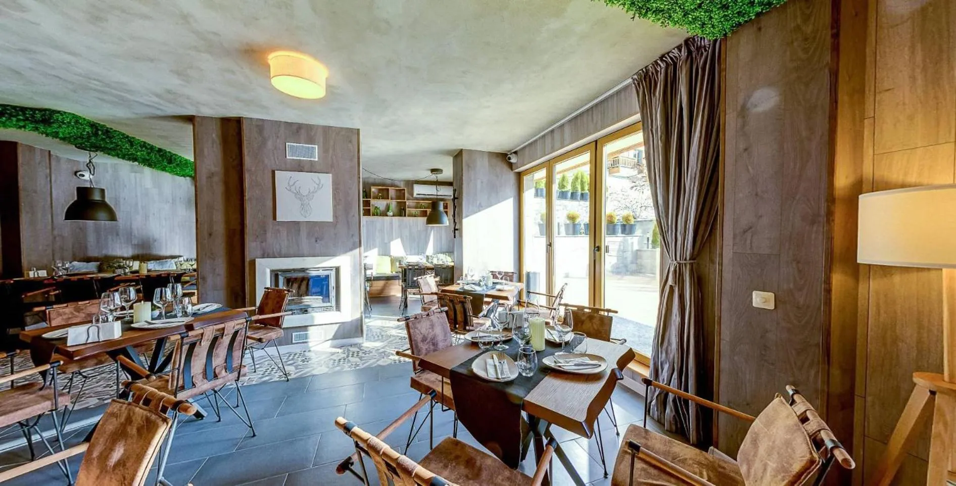 Restaurant/places to eat in BOUTIQUE Hotel ENTRY E