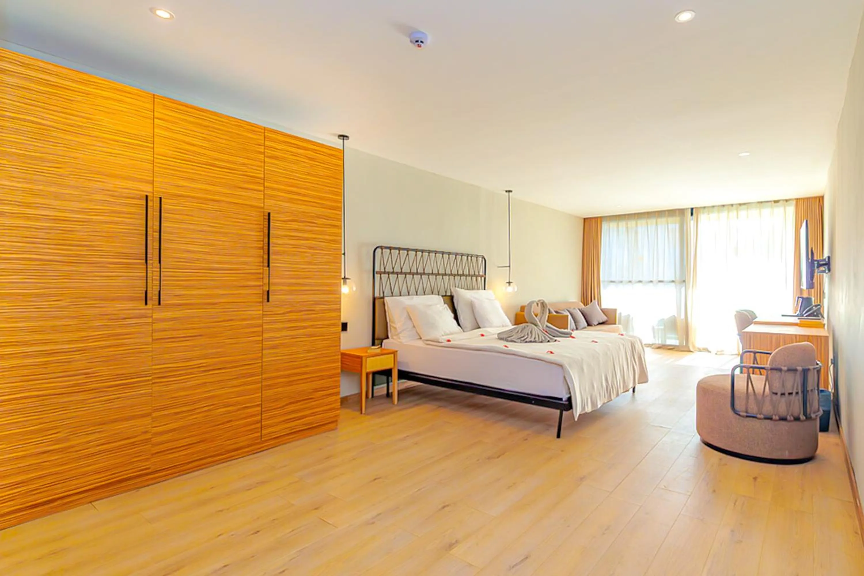 Photo of the whole room, Bed in Kombo Beach Resort