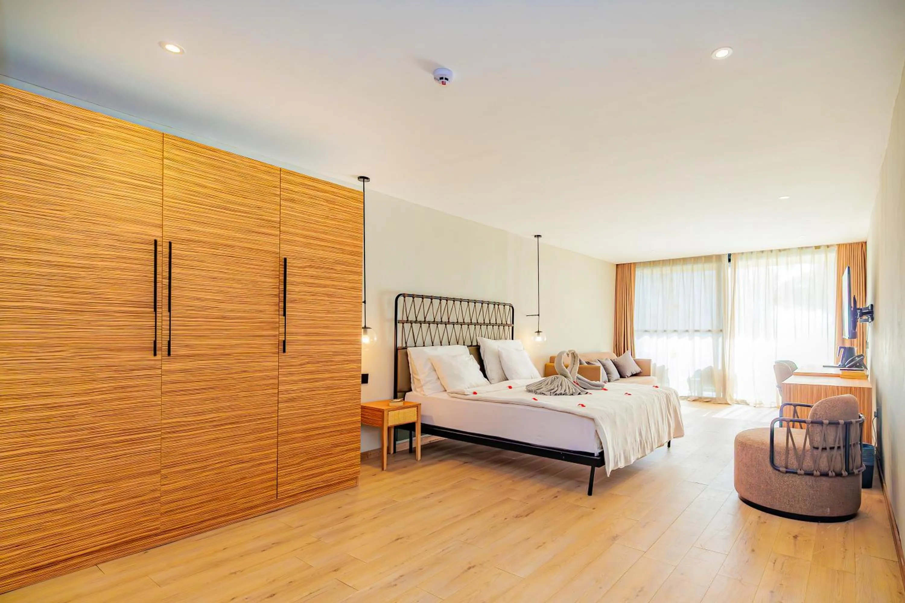 Photo of the whole room, Bed in Kombo Beach Resort