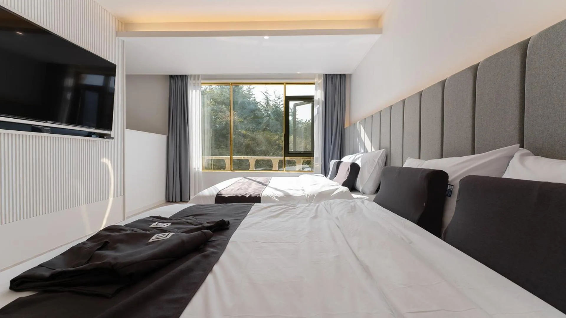 Mountain view, Bed in Denbasta forest Hotel