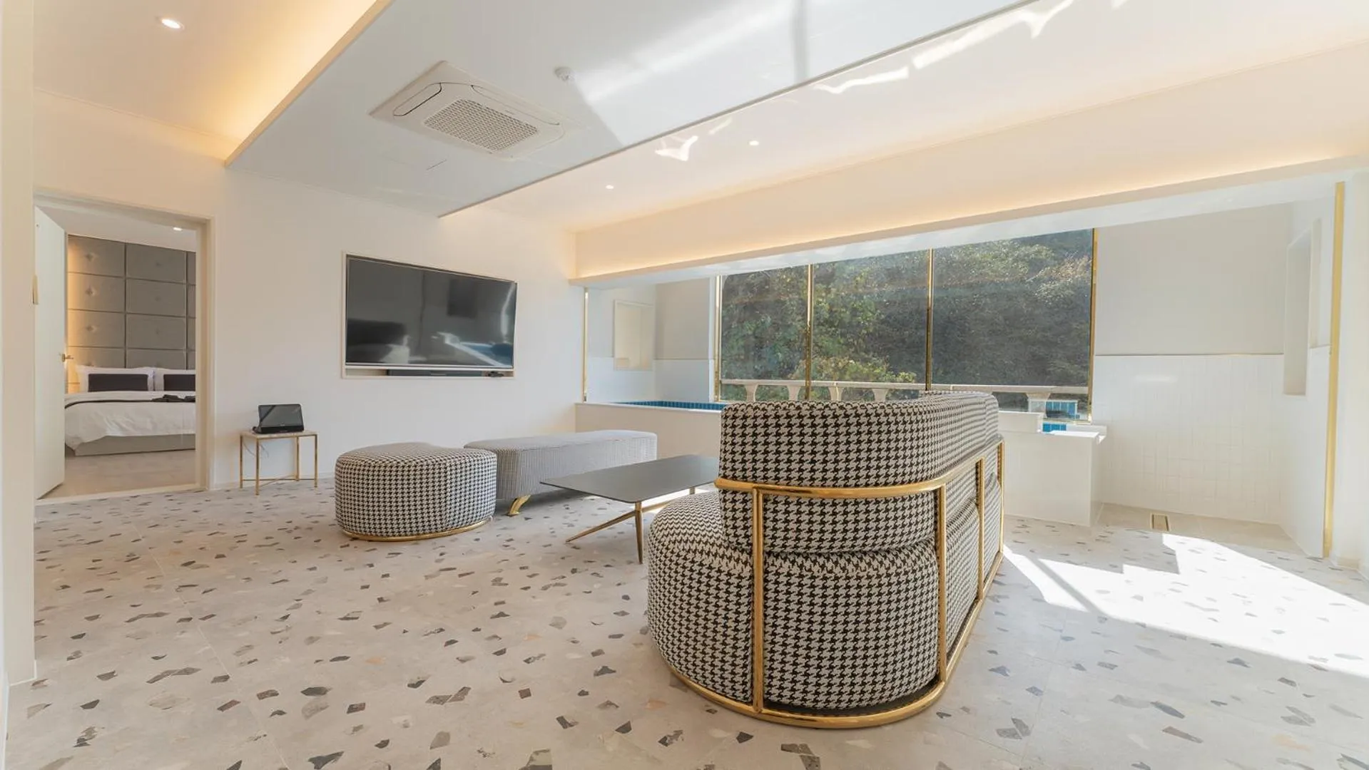 Living room in Denbasta forest Hotel