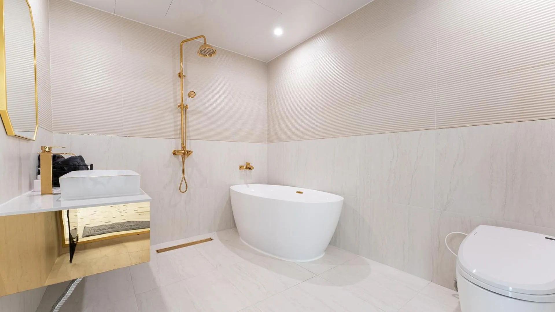 Bathroom in Denbasta forest Hotel