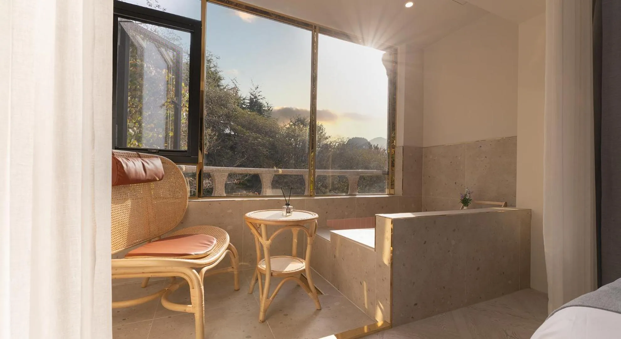 Hot Tub in Denbasta forest Hotel