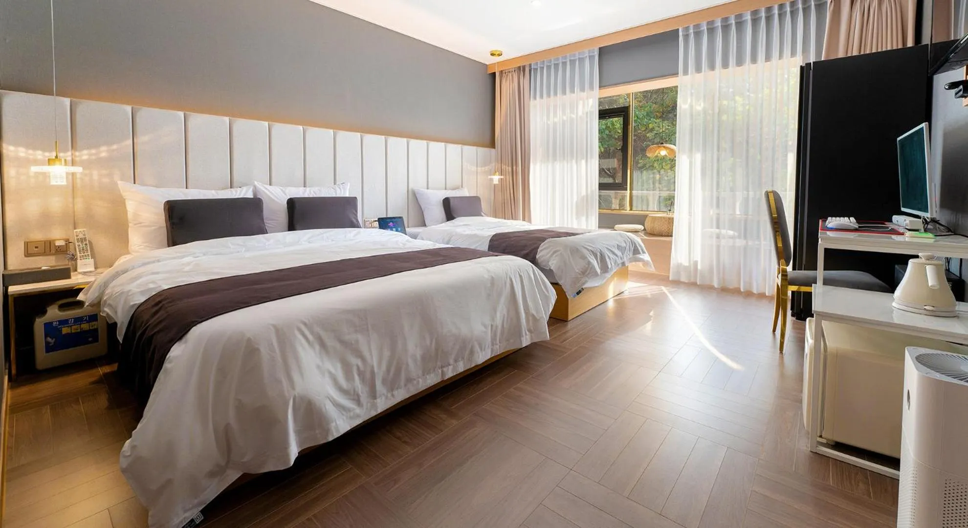 TV and multimedia, Bed in Denbasta forest Hotel