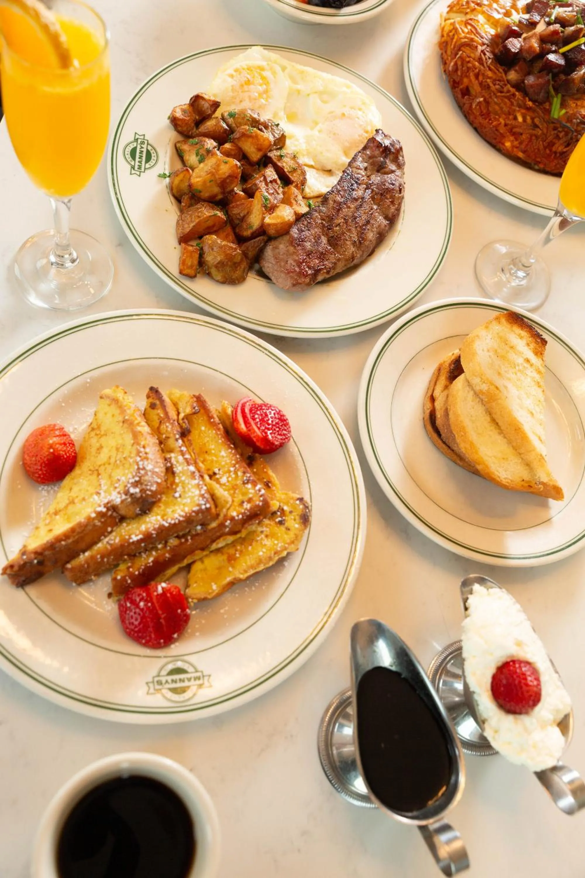 Food and drinks in W Minneapolis - The Foshay