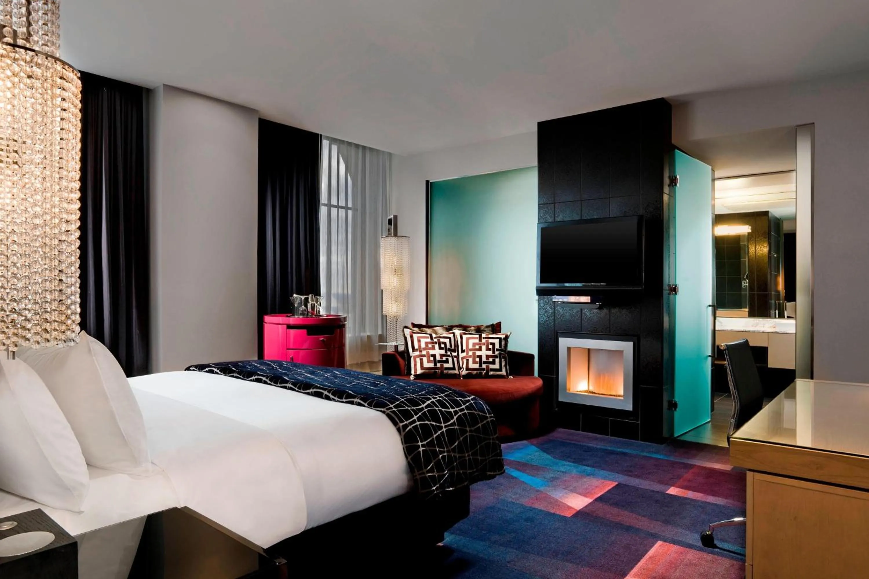 Bedroom, Bed in W Minneapolis - The Foshay
