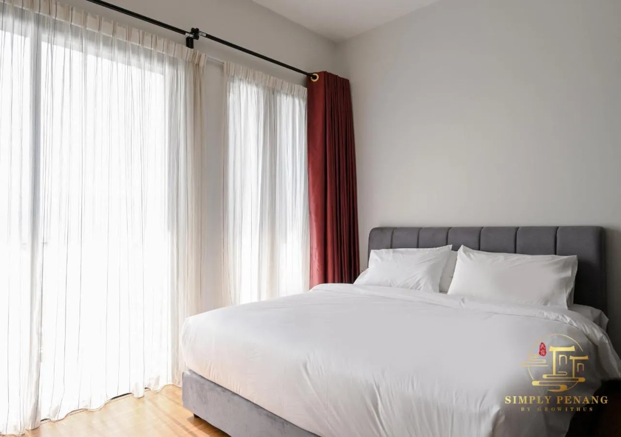Bed in Beacon Executive Suites by Simply Penang