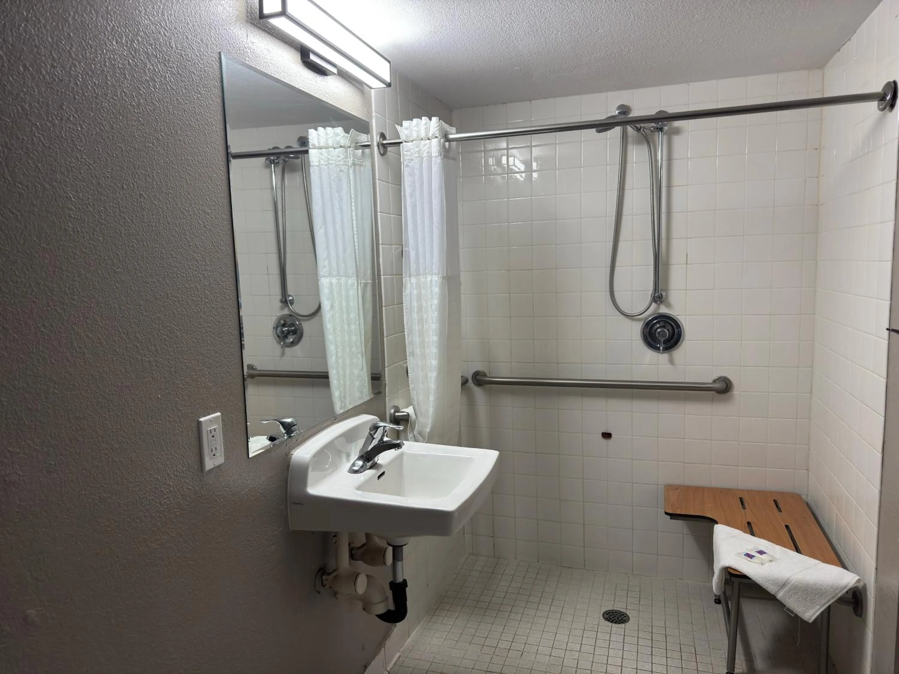 Motel 6-Enfield, CT - Hartford