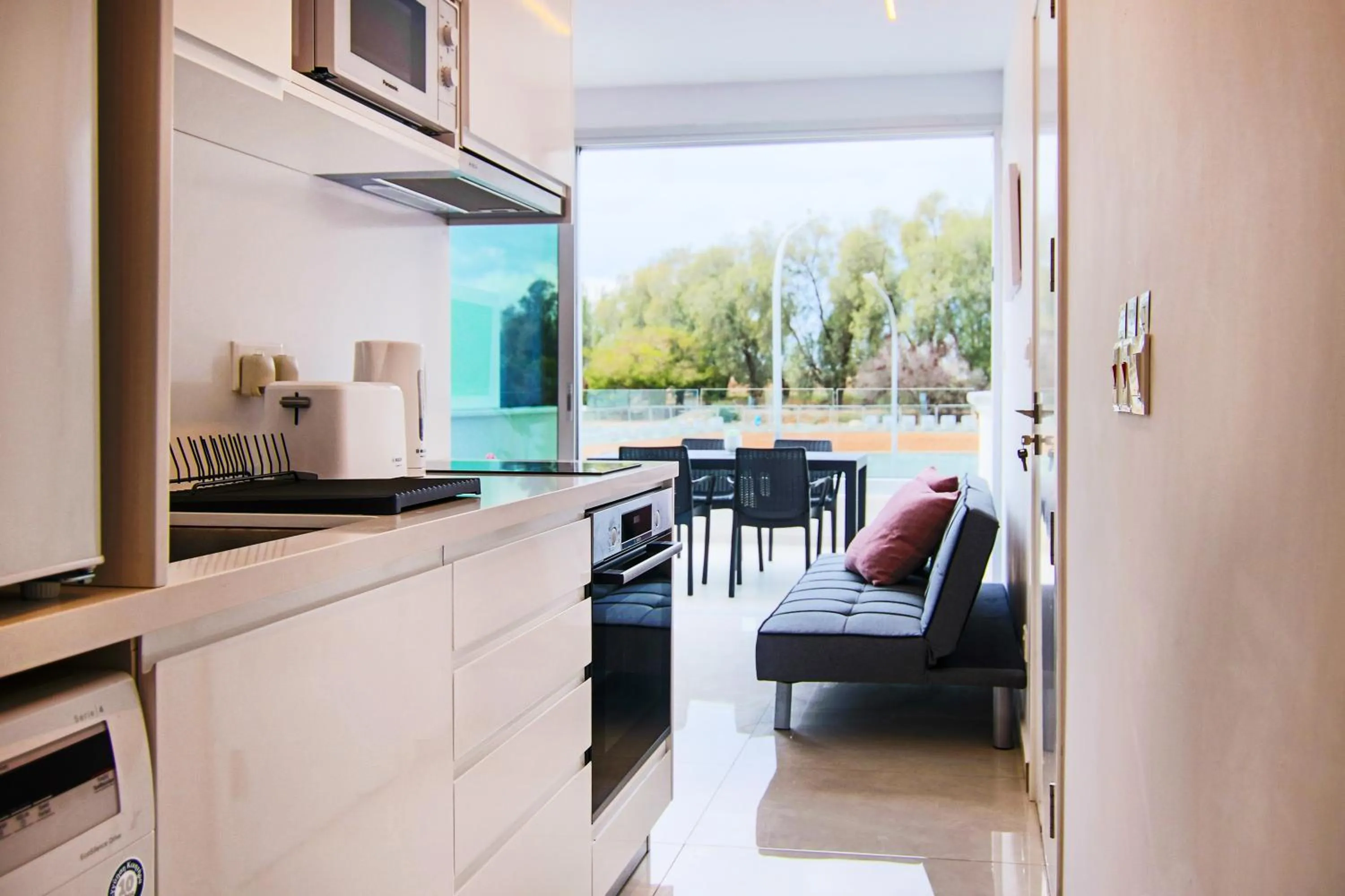 Kitchen or kitchenette in Phaedrus Living - Seaside Luxury Flat Harbour 108