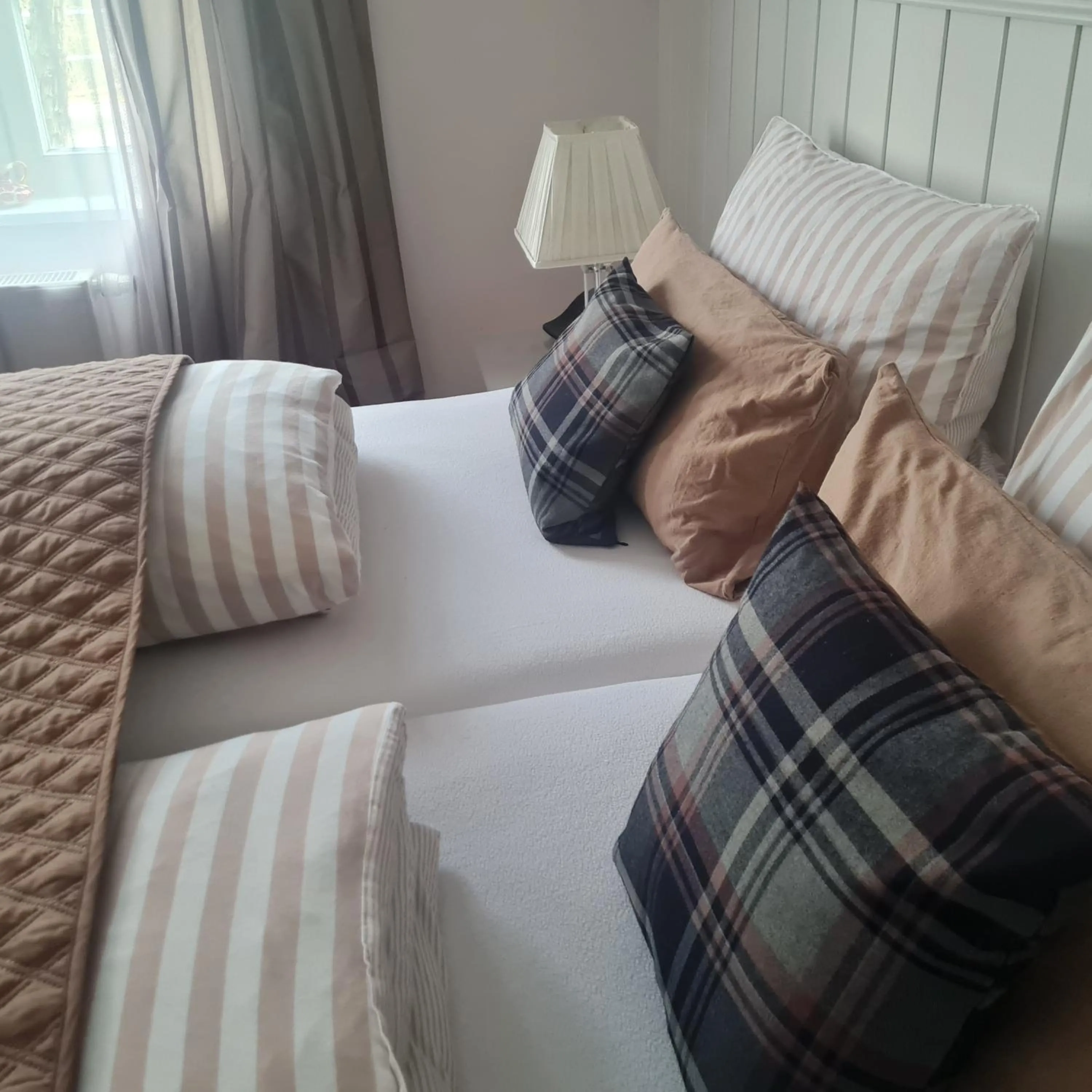 Photo of the whole room, Bed in Rosindell cottage