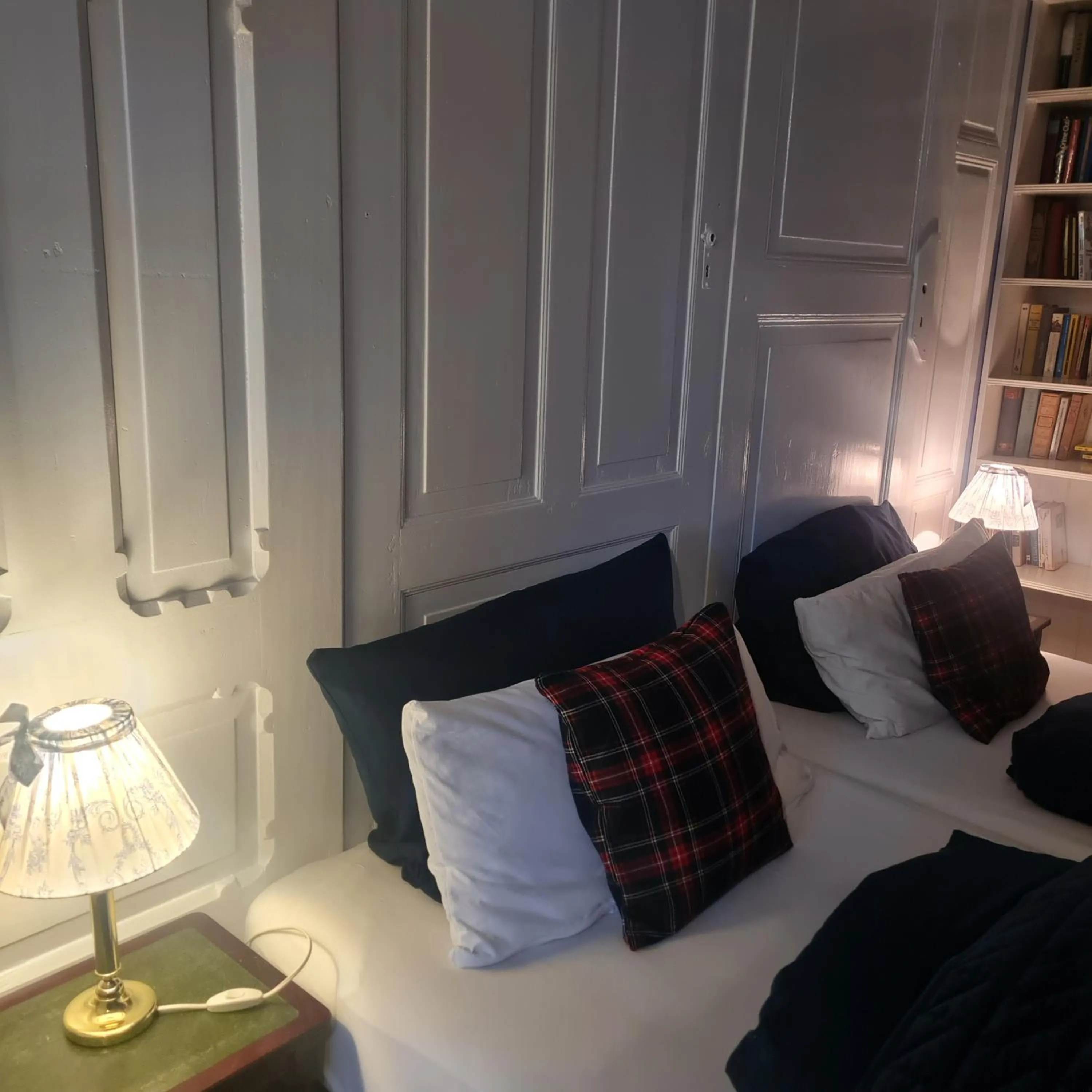 Photo of the whole room, Bed in Rosindell cottage