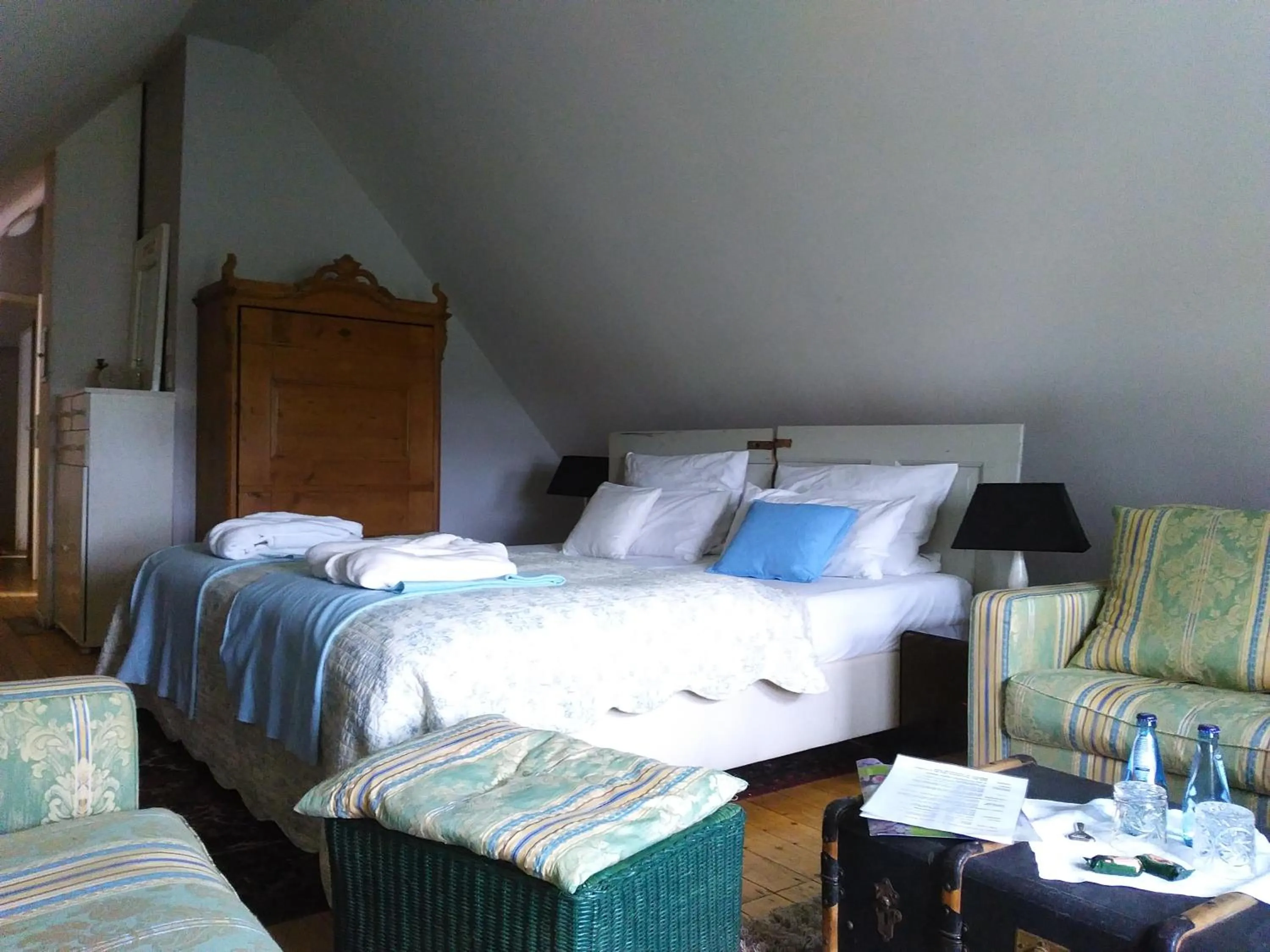 Photo of the whole room, Bed in Rosindell cottage