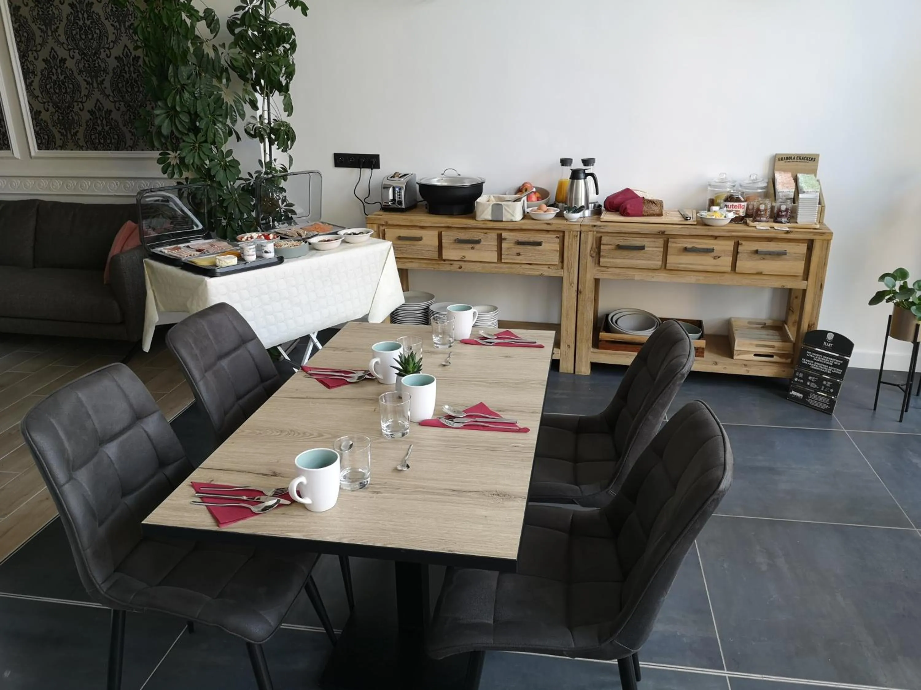 Buffet breakfast in L'ARTiste