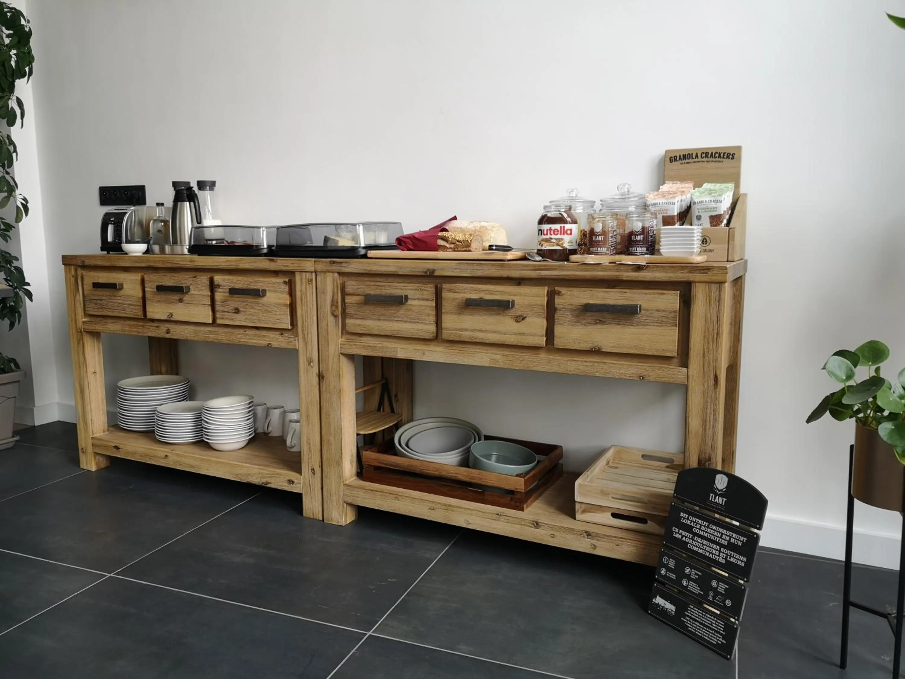 Buffet breakfast in L'ARTiste