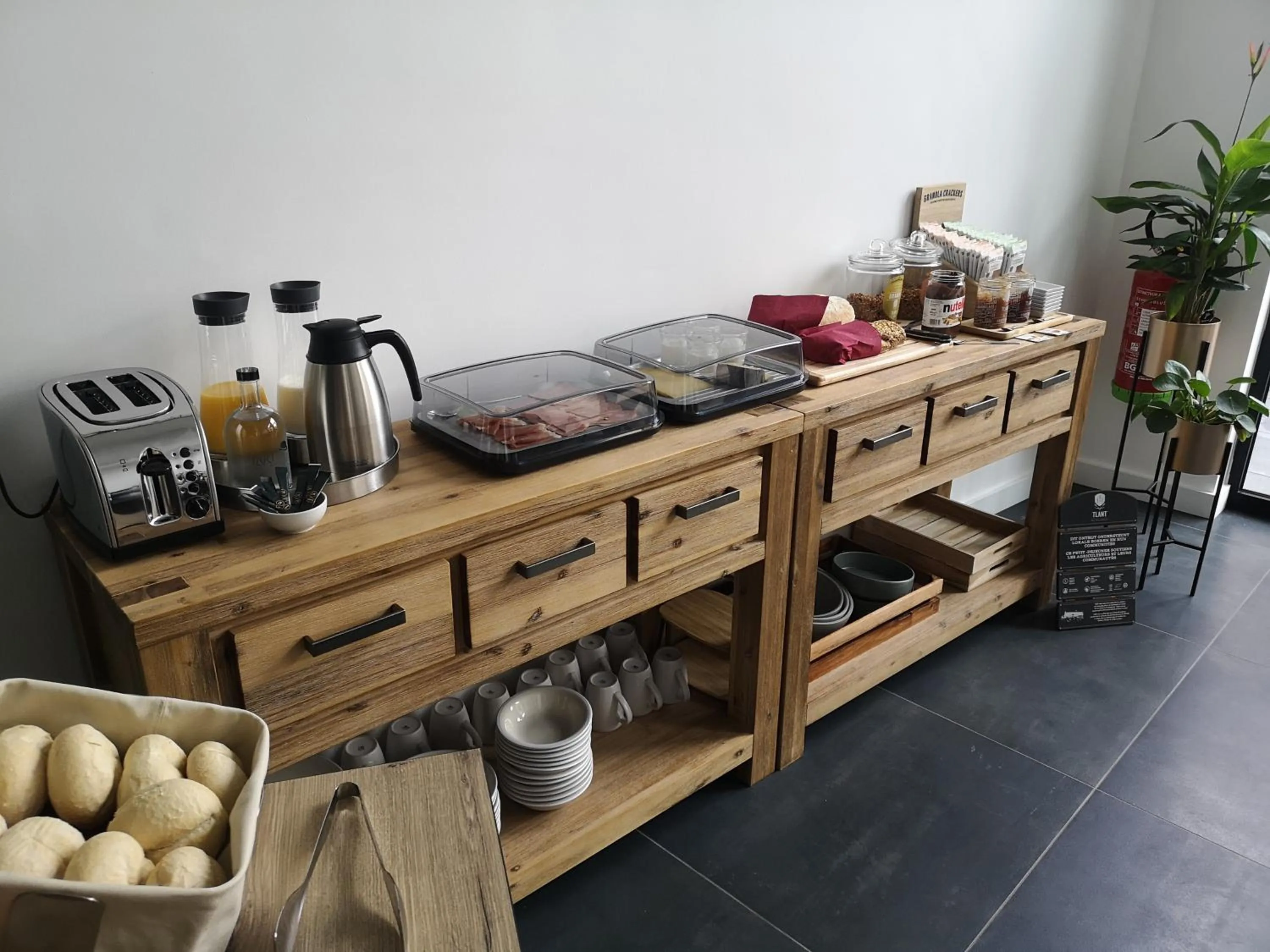 Buffet breakfast in L'ARTiste