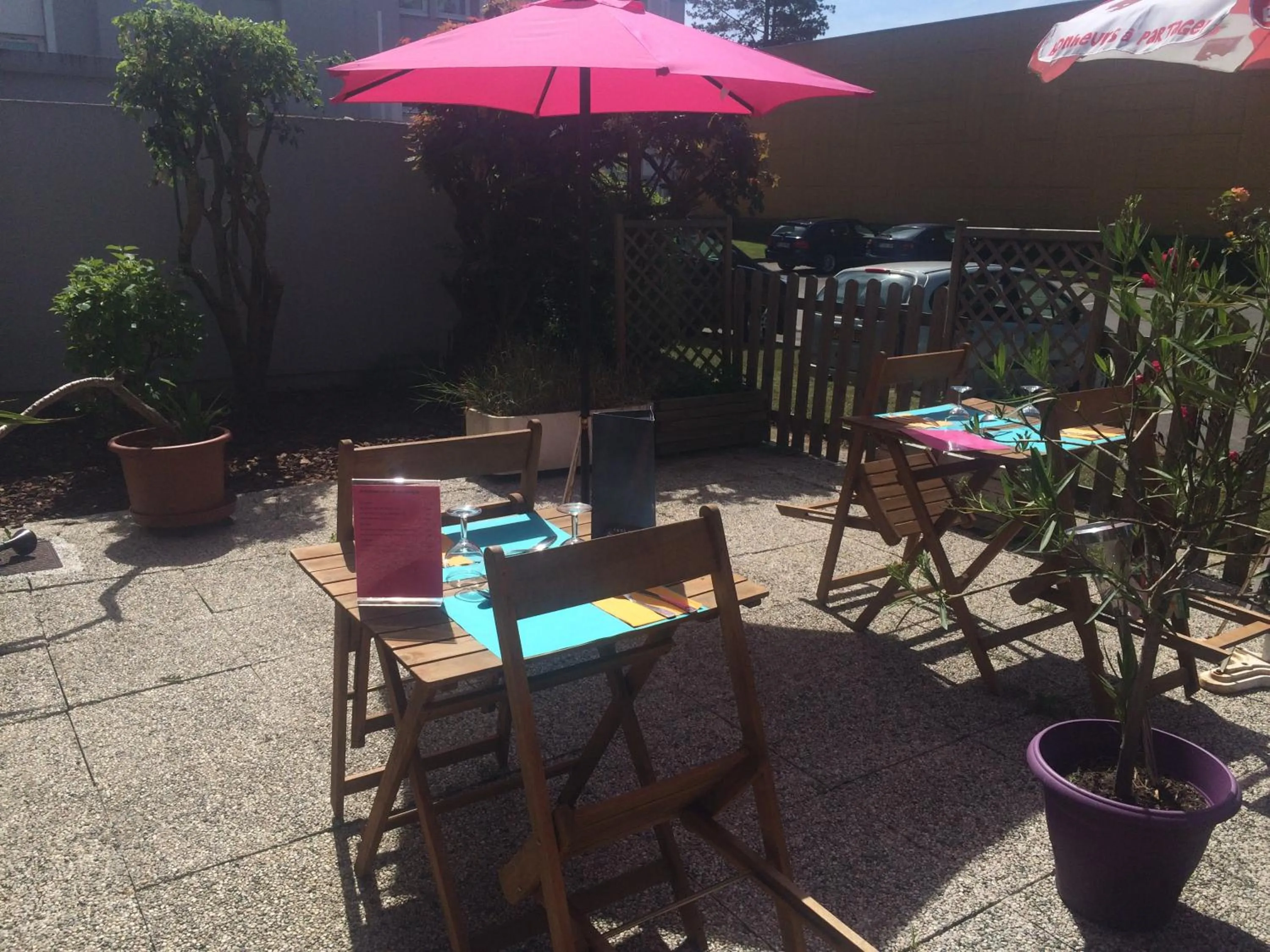 Patio in Hôtel Inn Design Resto Novo Amiens