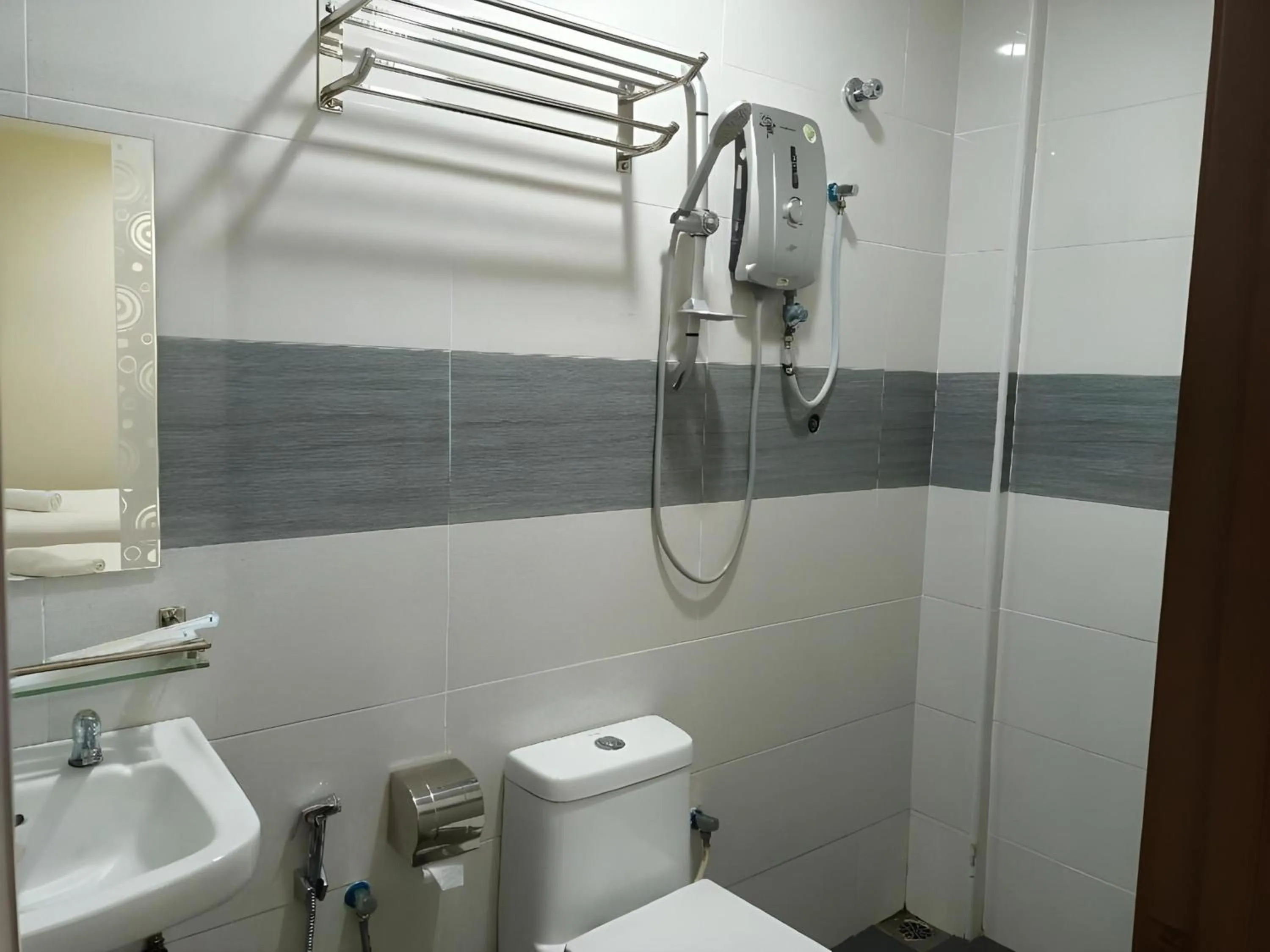 Bathroom in Hotel O Jasin