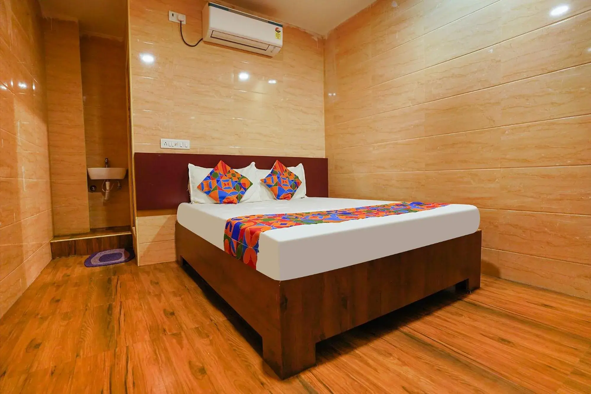 Deluxe Room - single occupancy in FabExpress Arunachala Guest House Deluxe Room - single occupancy in FabExpress Arunachala Guest House