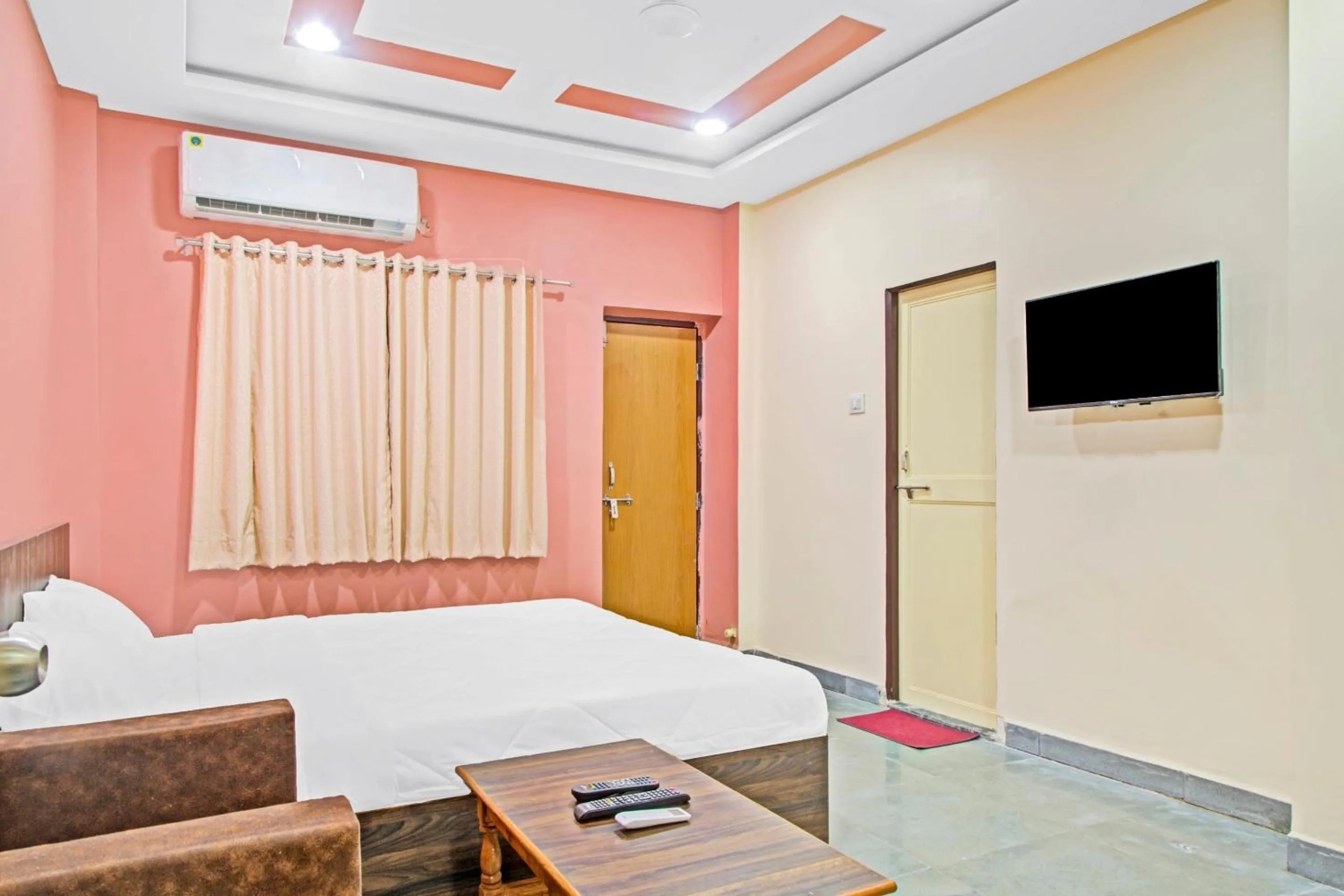 Bedroom in Hotel O Patil