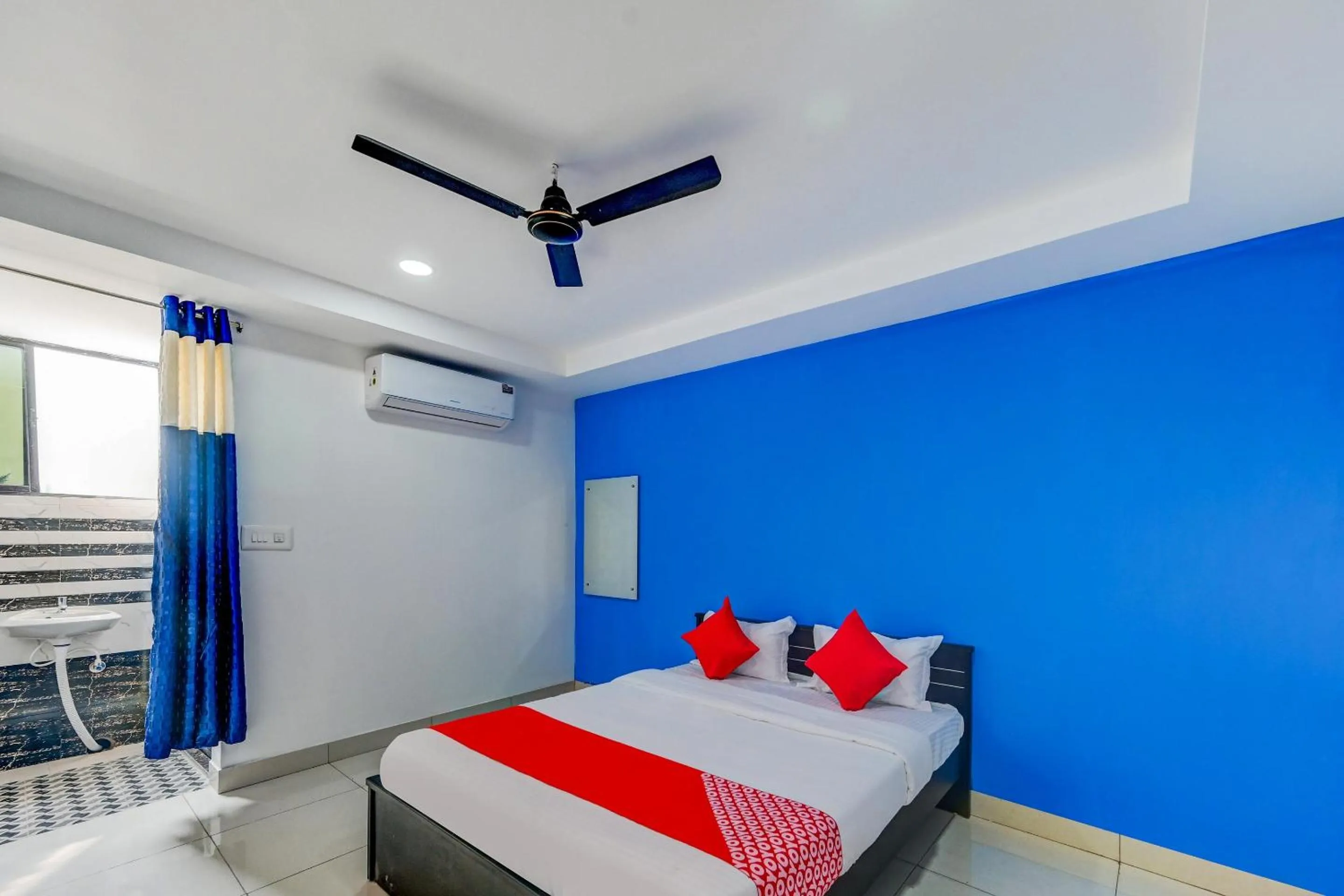 Bedroom, Bed in Hotel O Utrishree