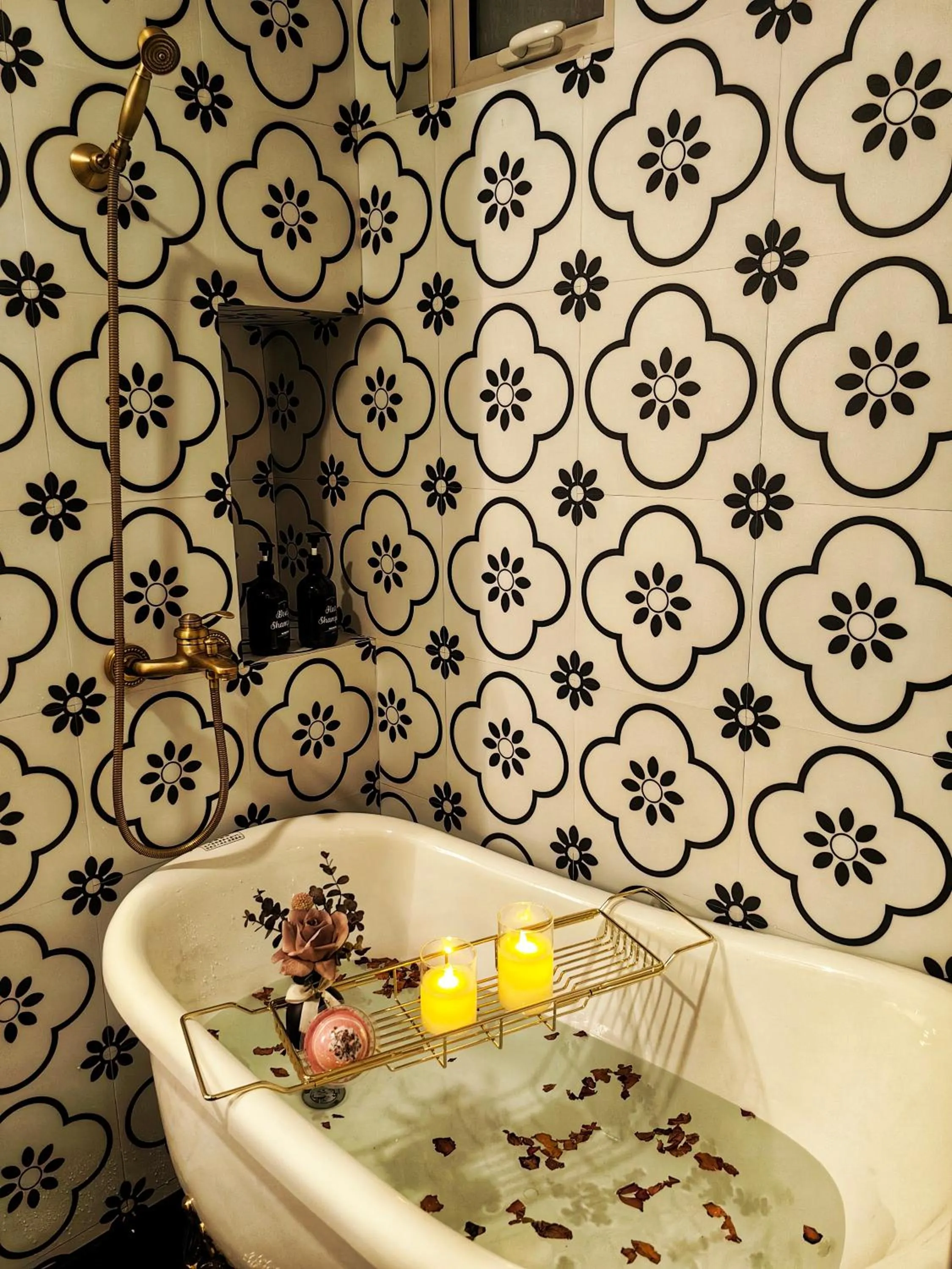 Bath in UNA Sunway Velocity Kuala Lumpur by Unimax