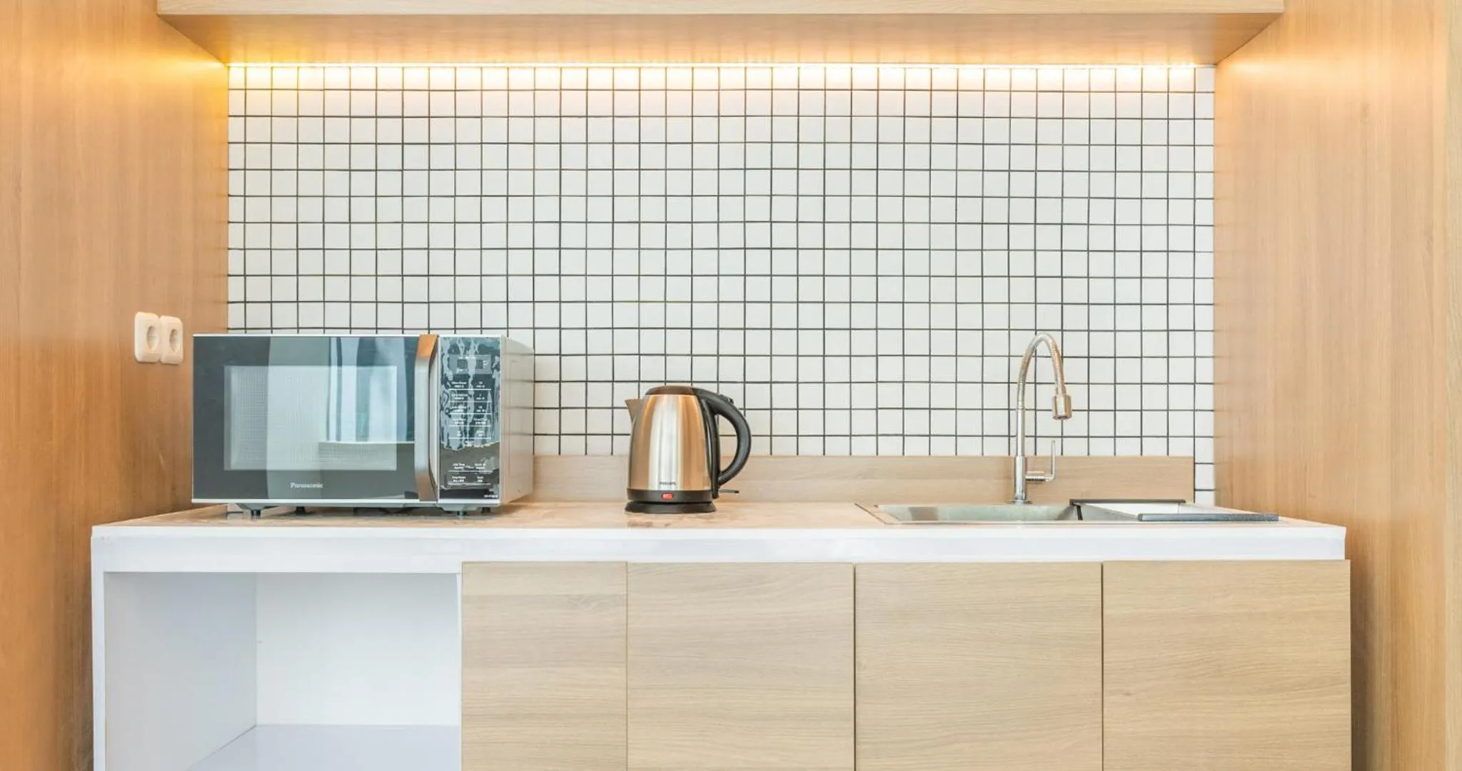 Communal kitchen in Bobopod ITC Kuningan, Jakarta