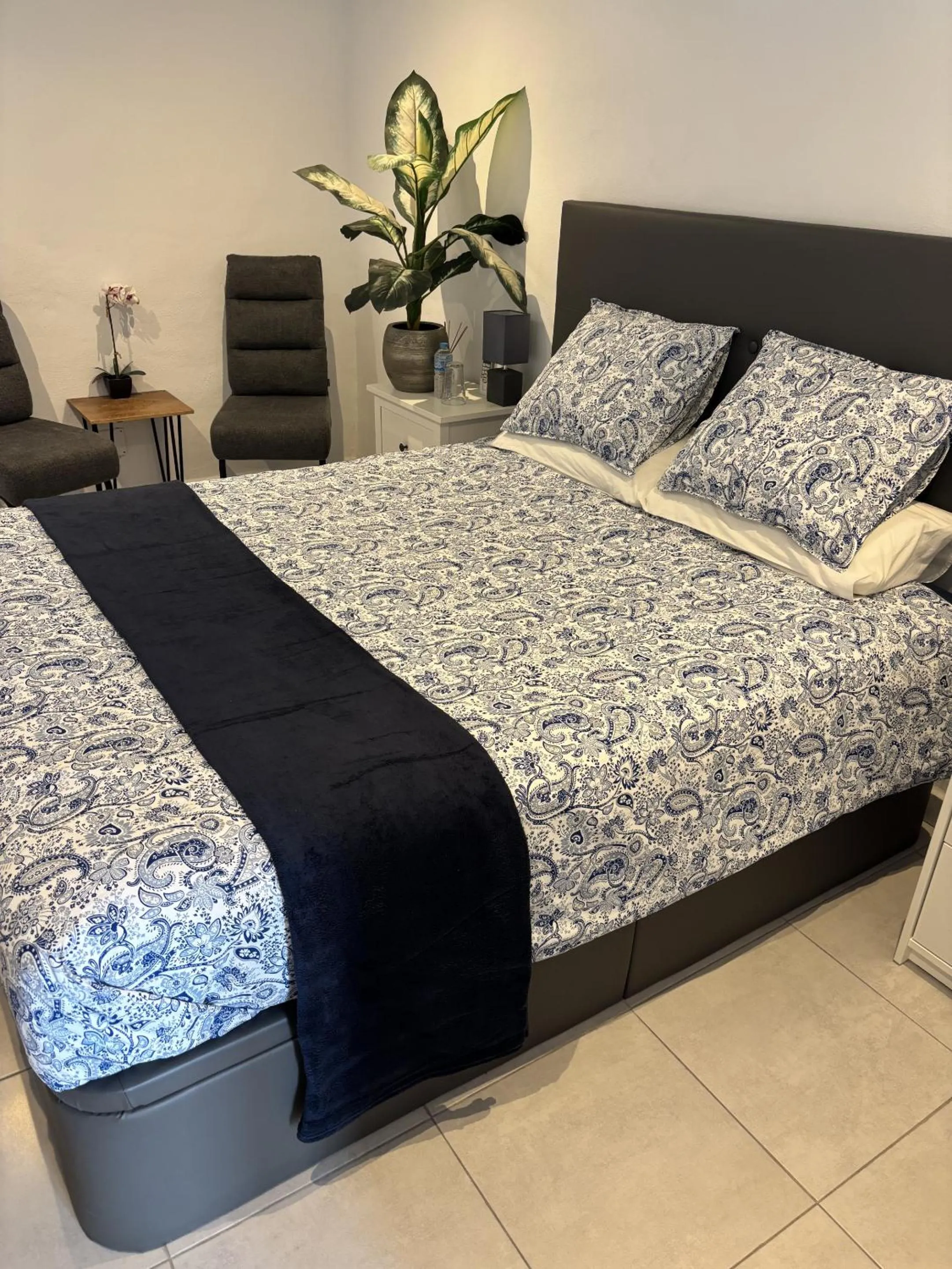 Bedroom, Bed in KiCo