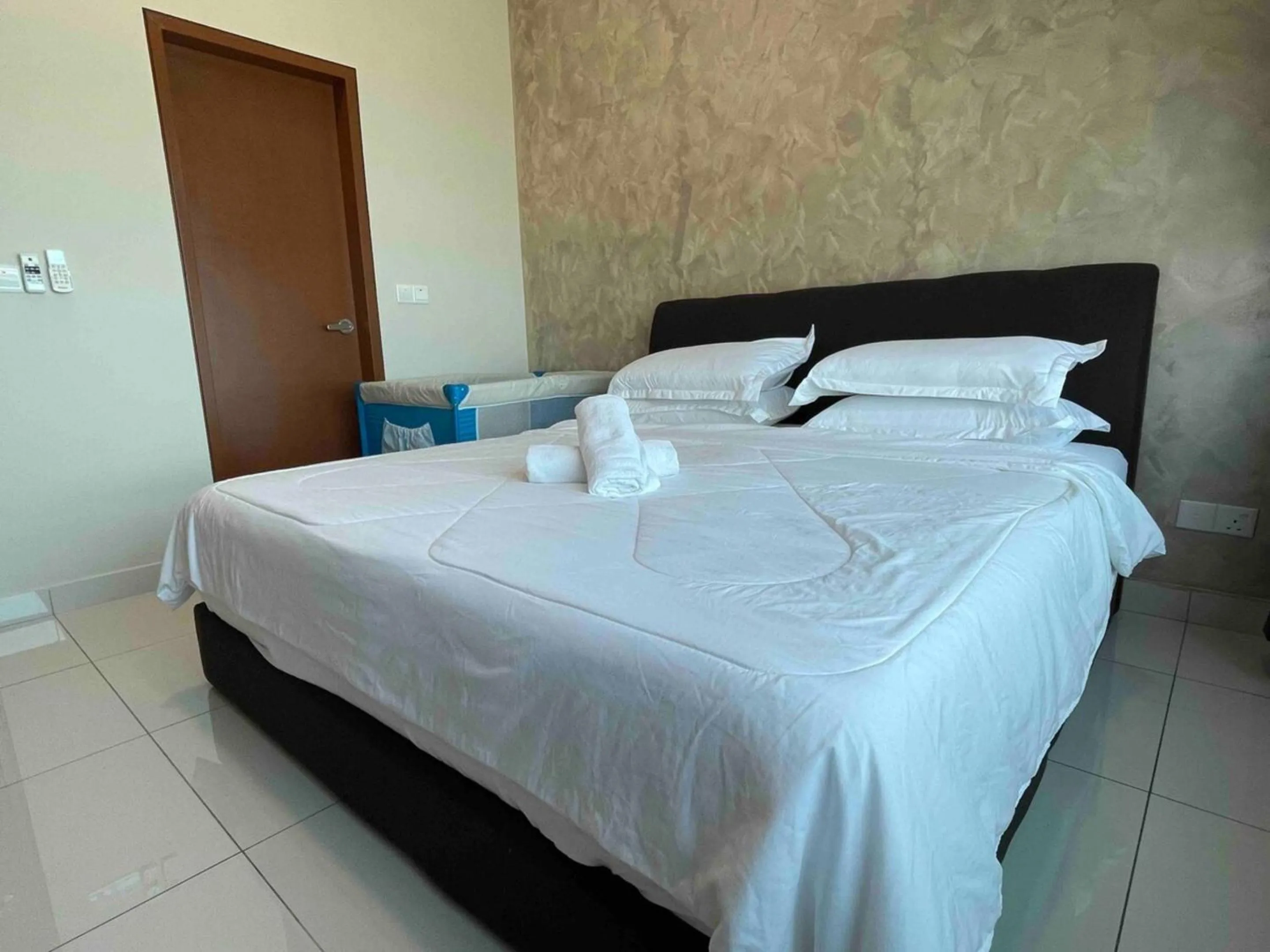 Bed in Greenfield Residence Bandar Sunway