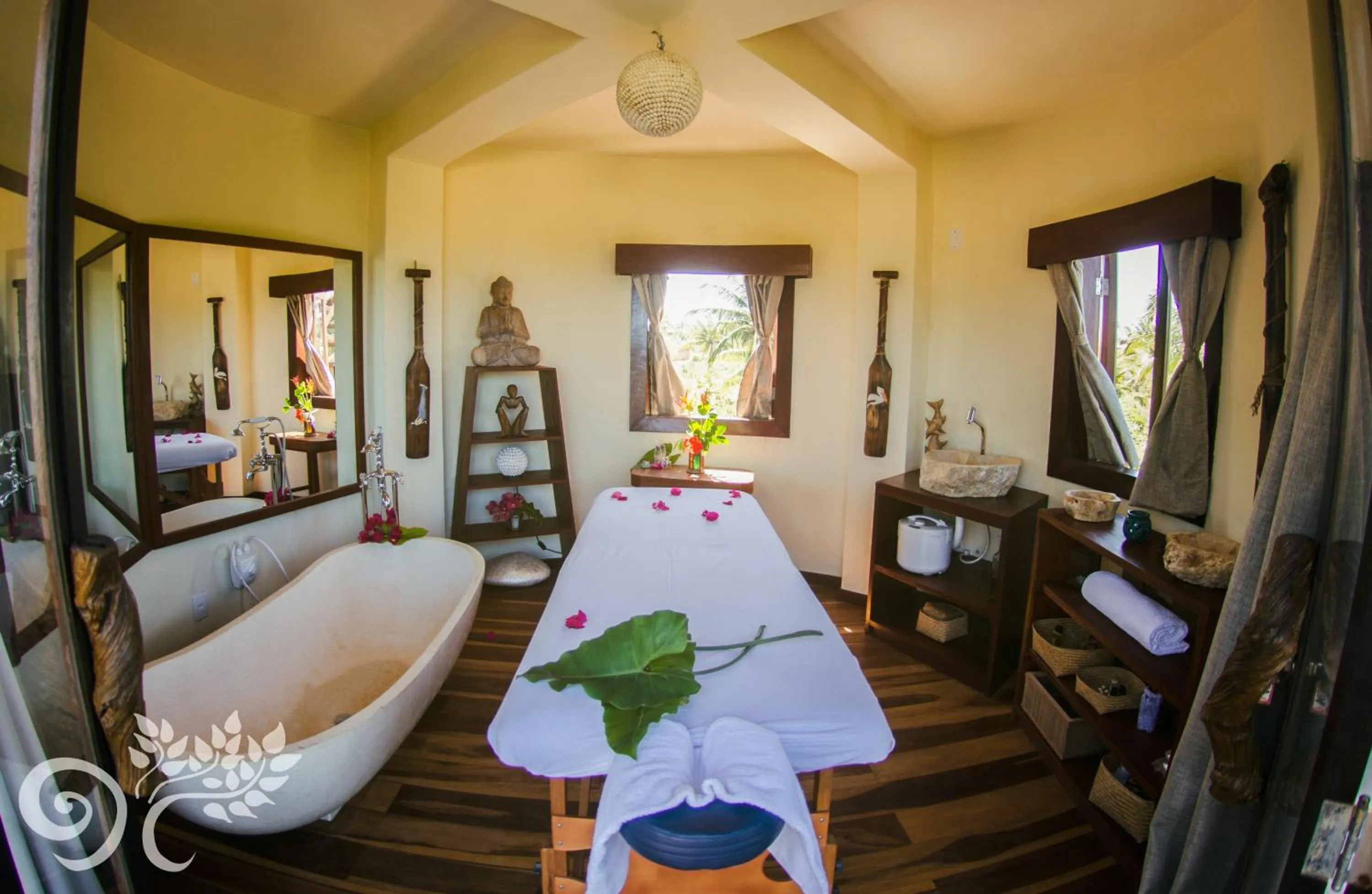 Hot Spring Bath in Paua Hotel Boutique