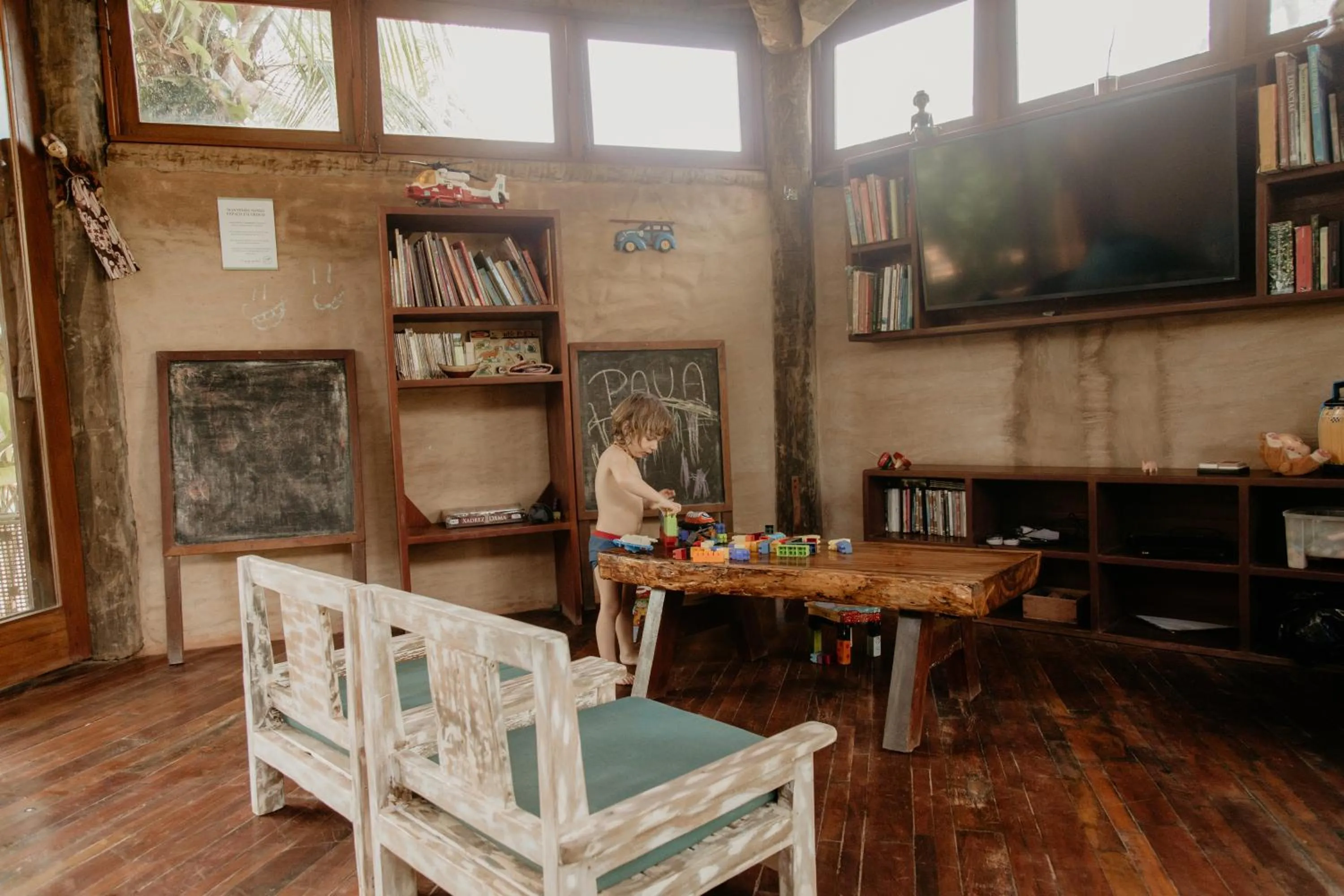 TV and multimedia in Paua Hotel Boutique