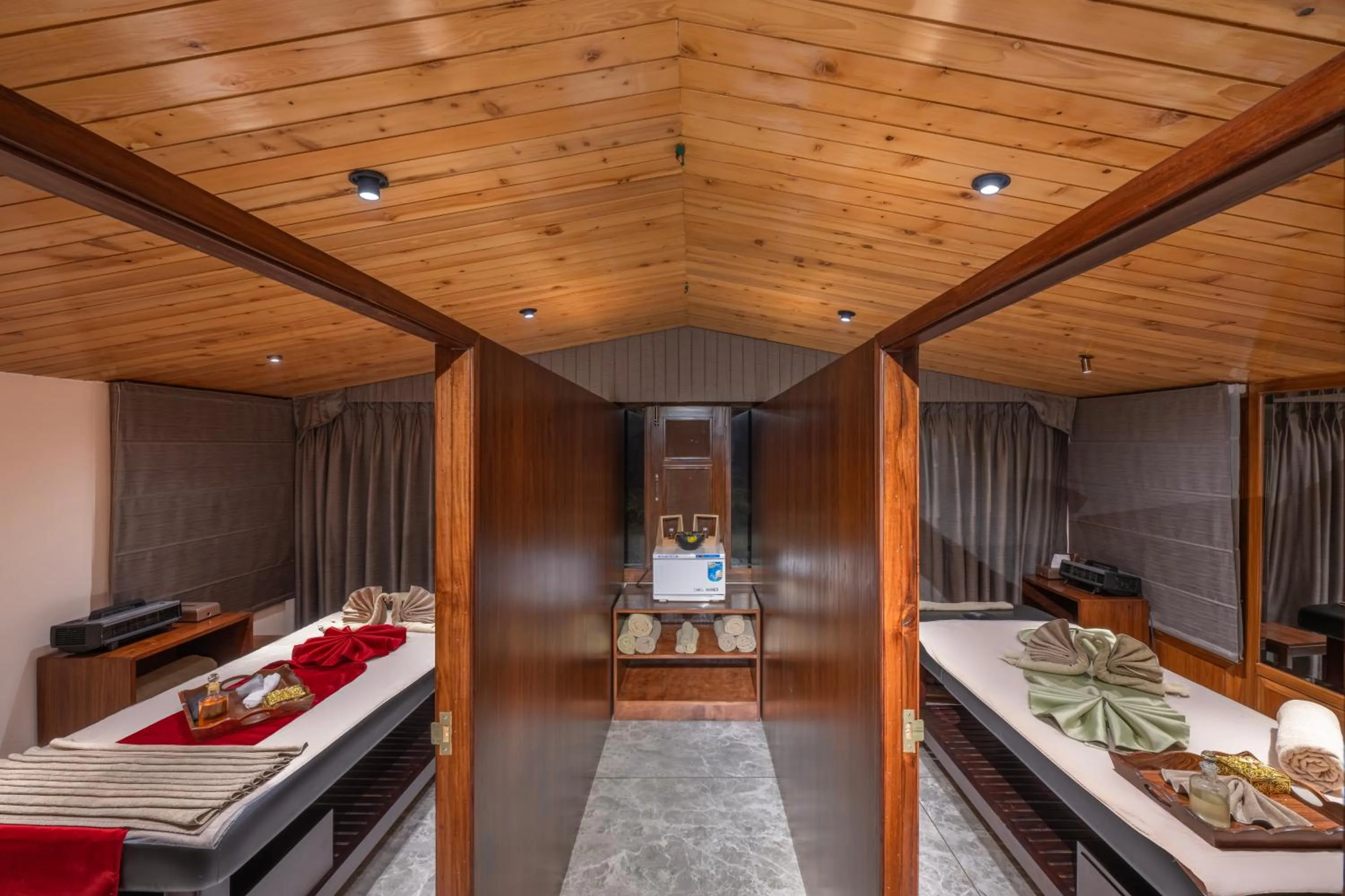 Spa and wellness centre/facilities, Bed in WelcomHeritage Elysium Resort & Spa