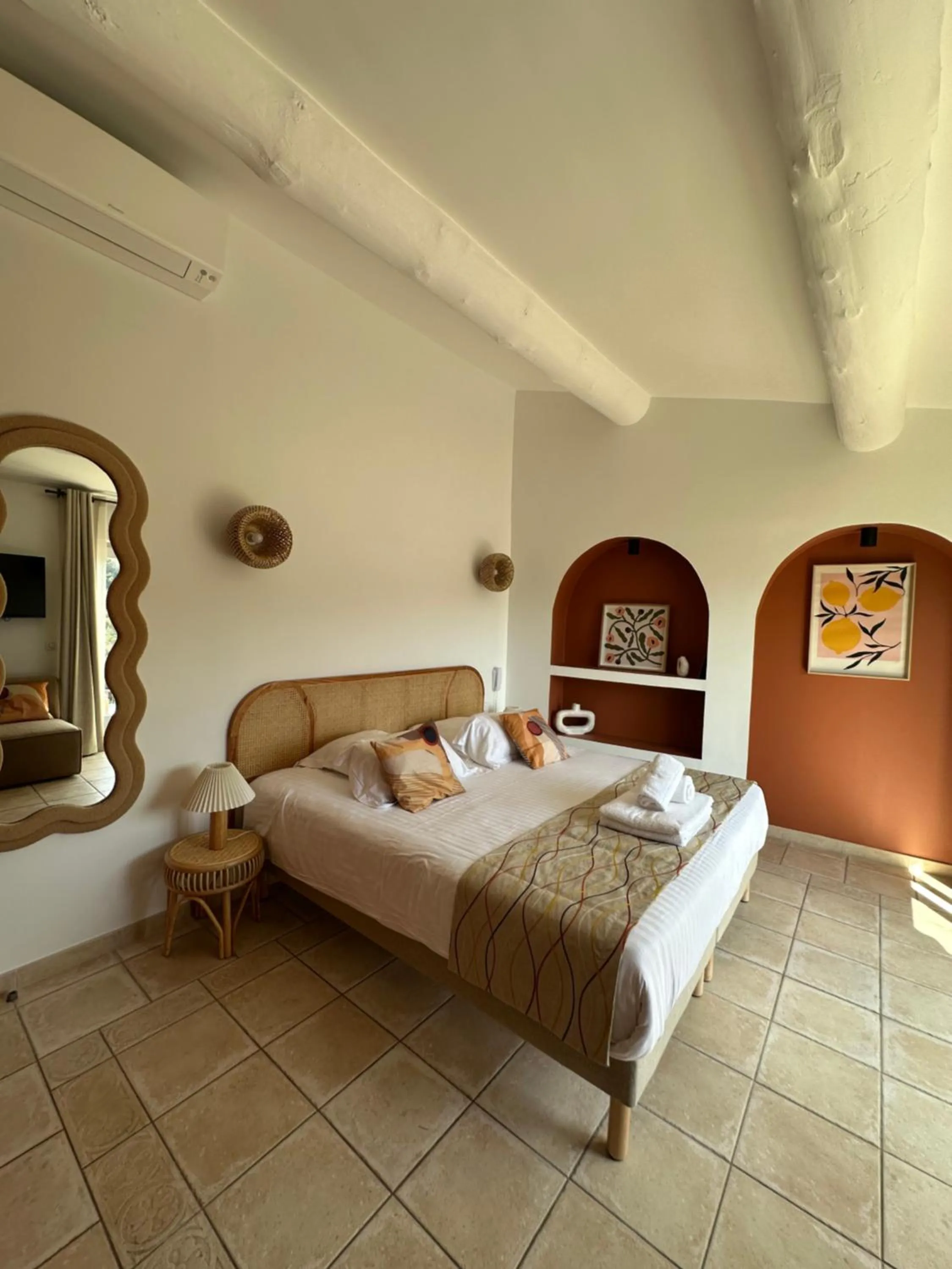 Bed in Mas des Romarins, The Originals Relais