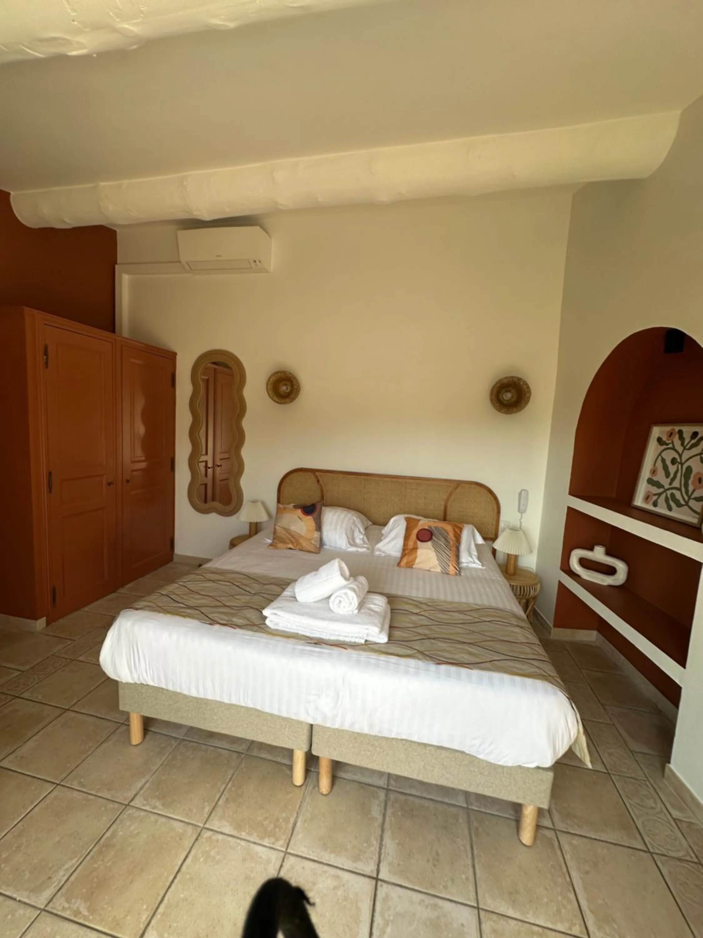 Bed in Mas des Romarins, The Originals Relais