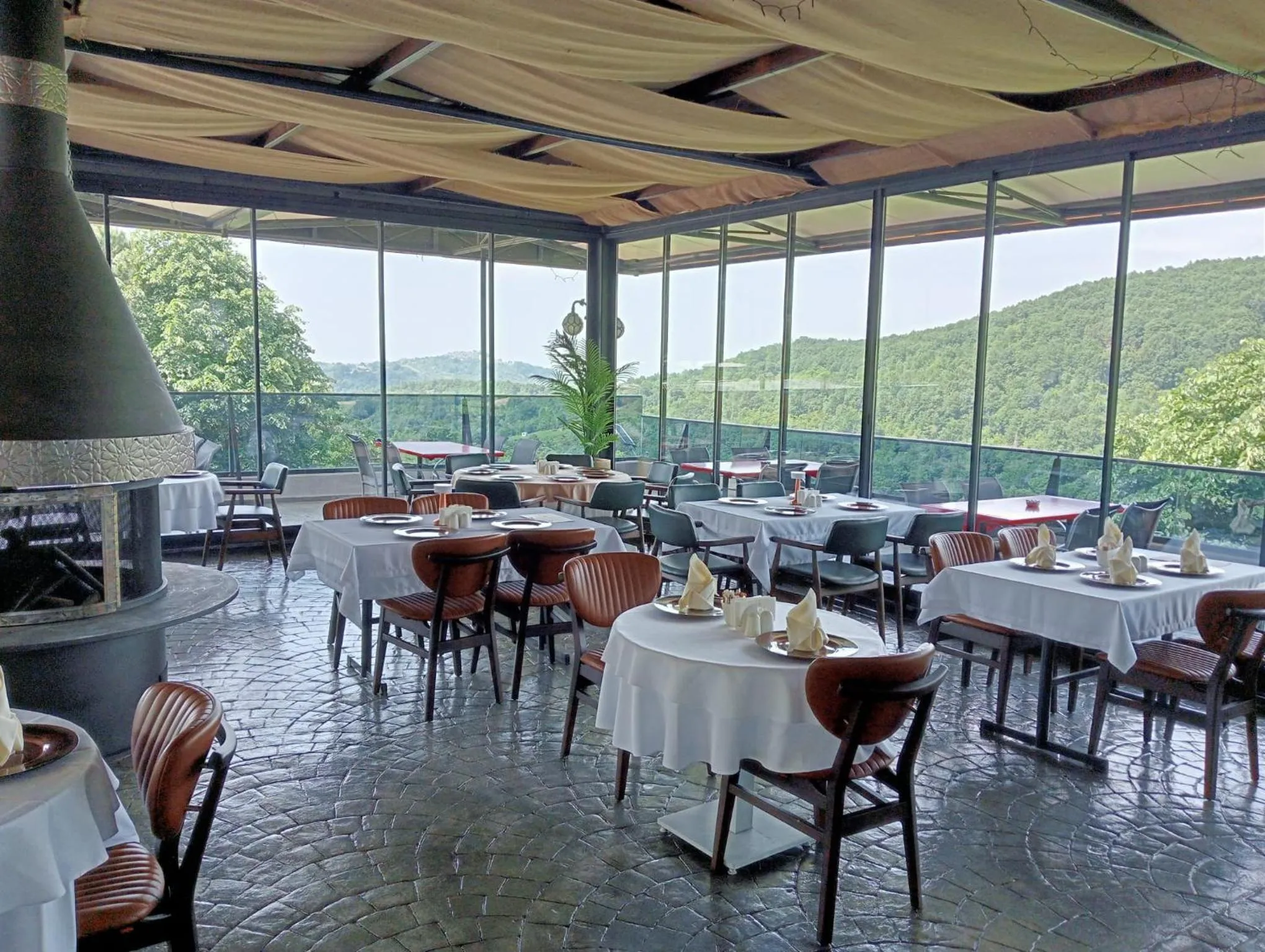 Restaurant/places to eat in Vela Verde Hotel & SPA