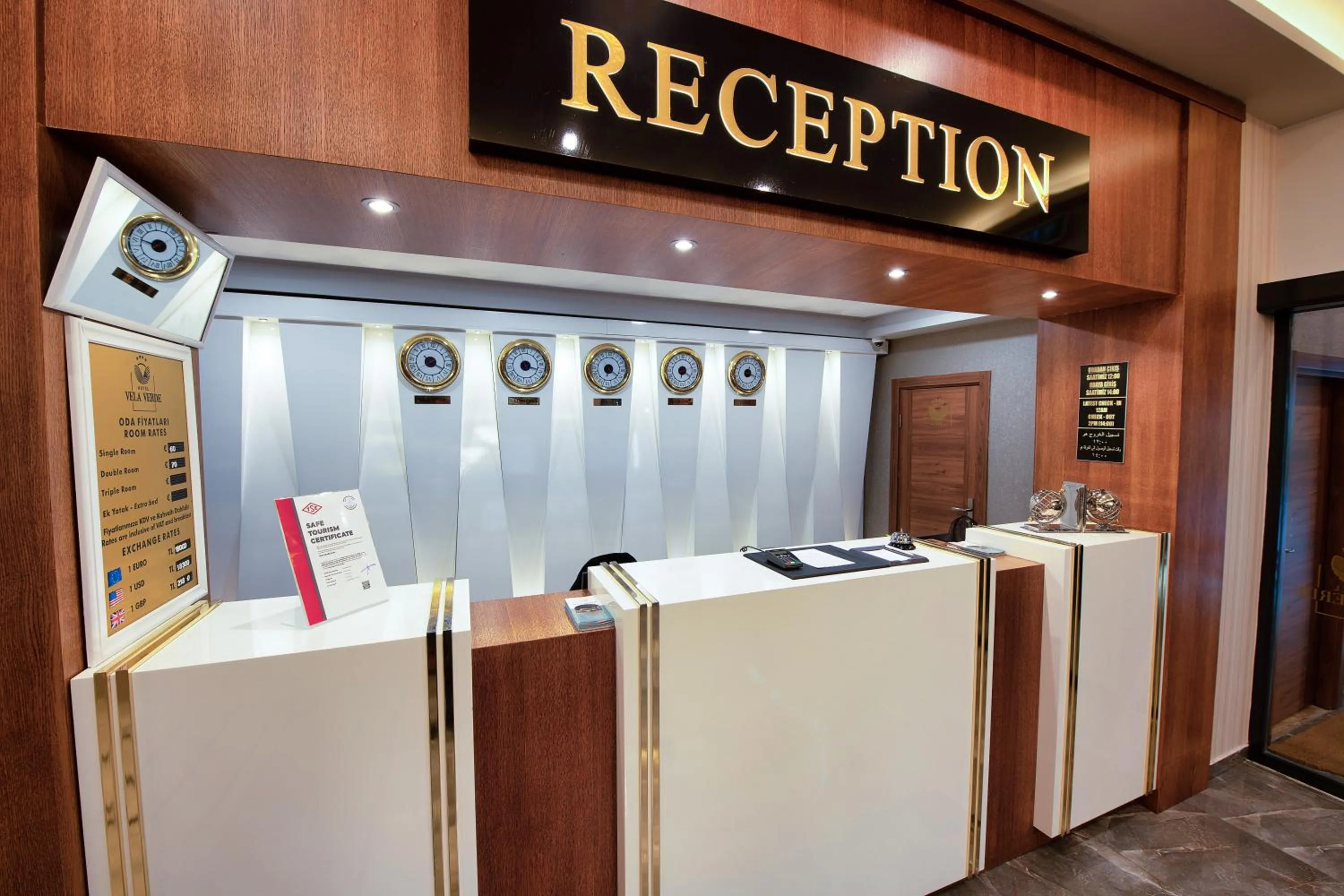 Lobby or reception in Vela Verde Hotel & SPA