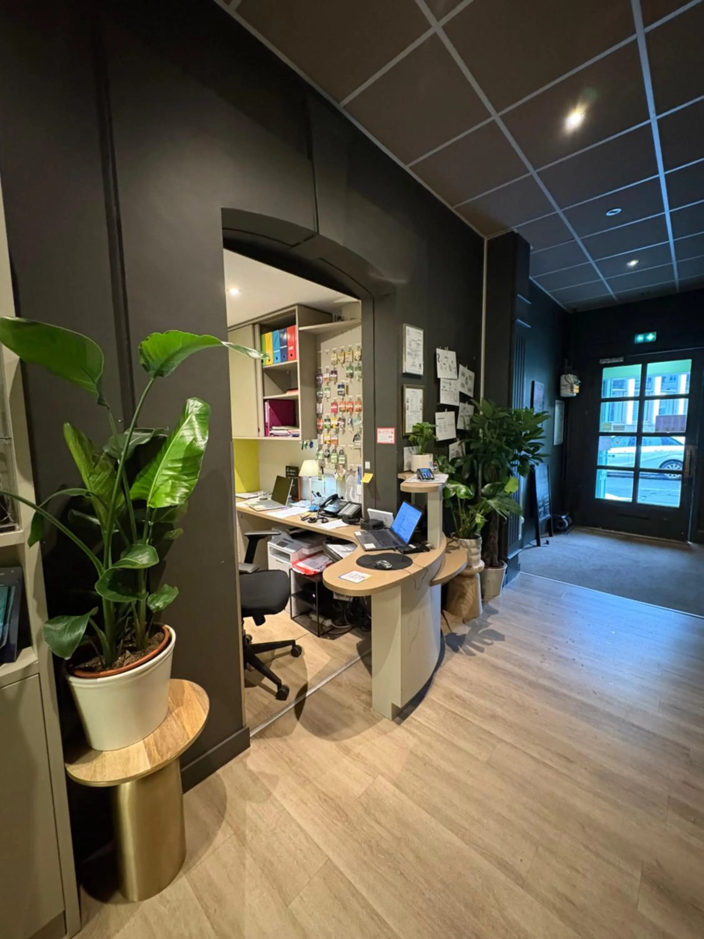 Property building in Garden Hotel Rennes Centre Gare