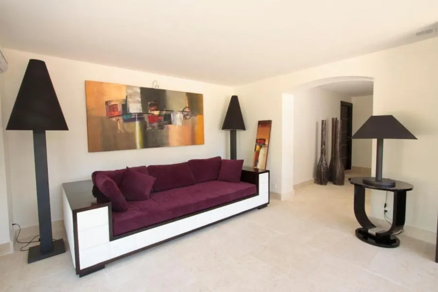 Decorative detail in Mas des Carassins