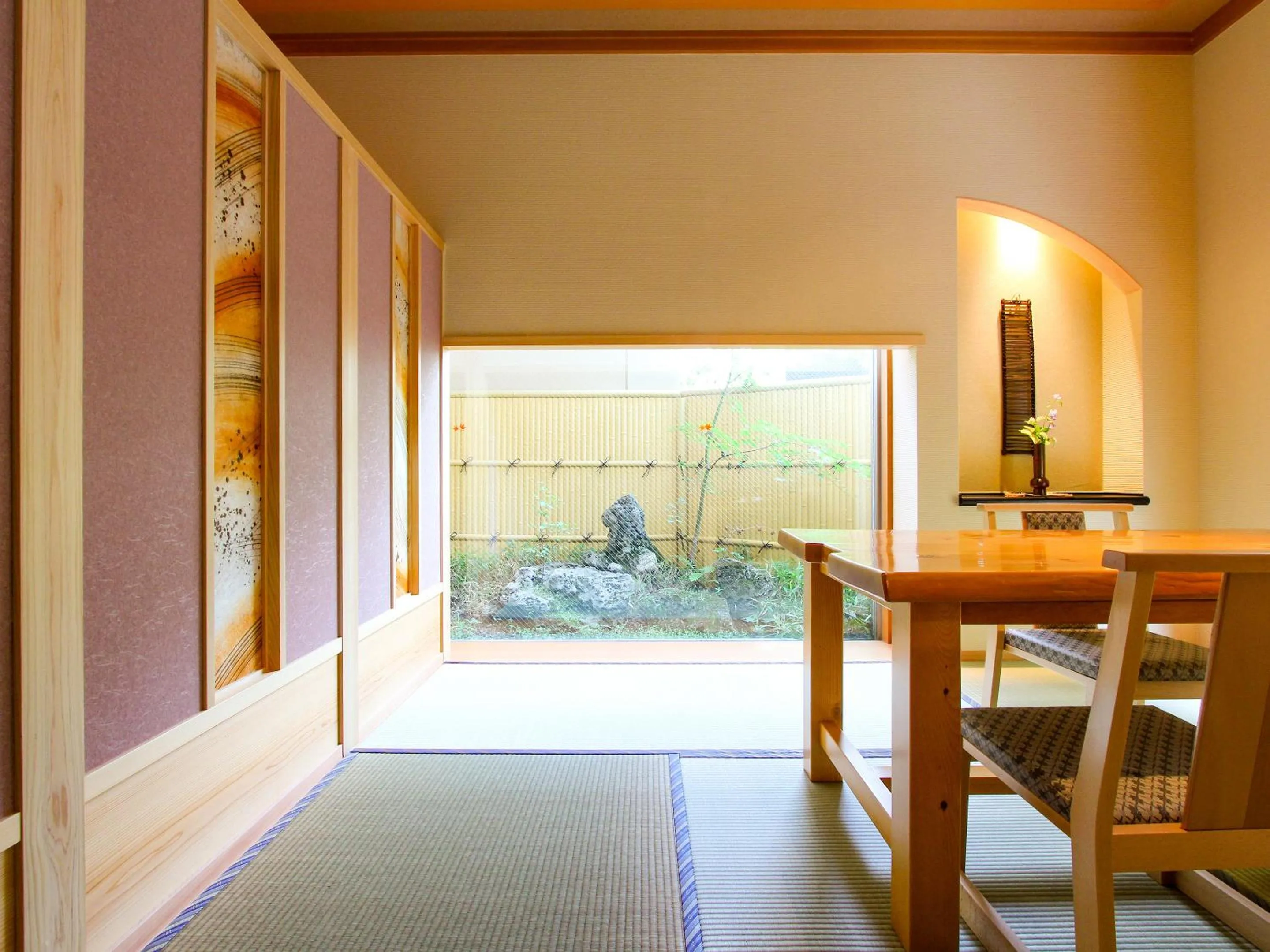 Restaurant/places to eat, Bed in Keiryuso Siorie