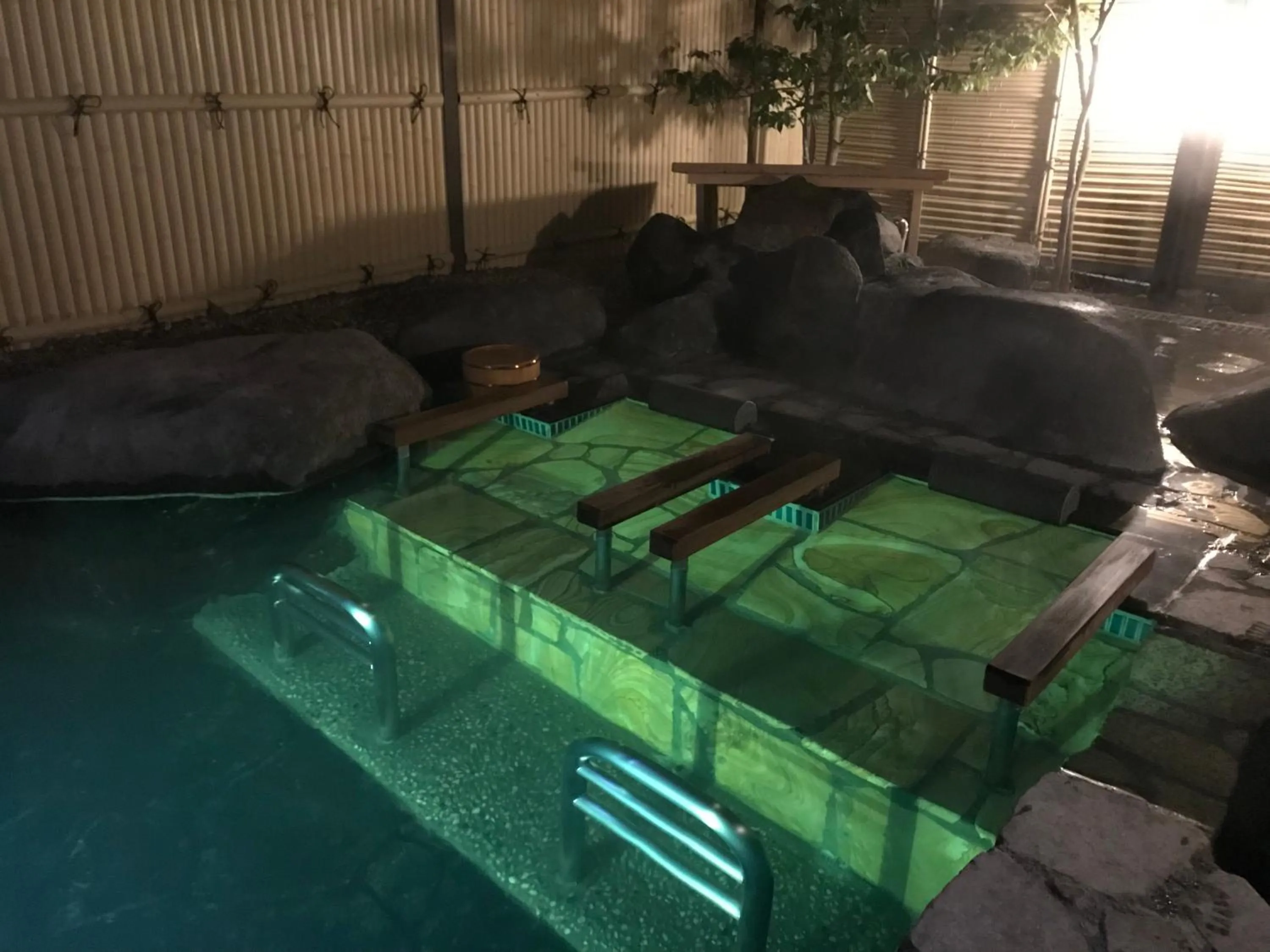 Hot Spring Bath in Keiryuso Siorie