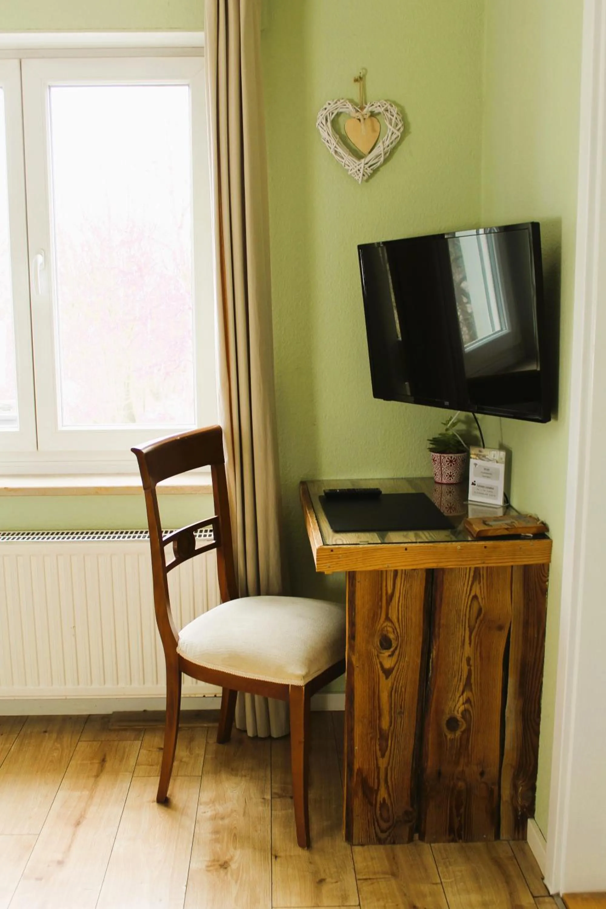 Photo of the whole room in ARRIVEL Pension Haus am Bach