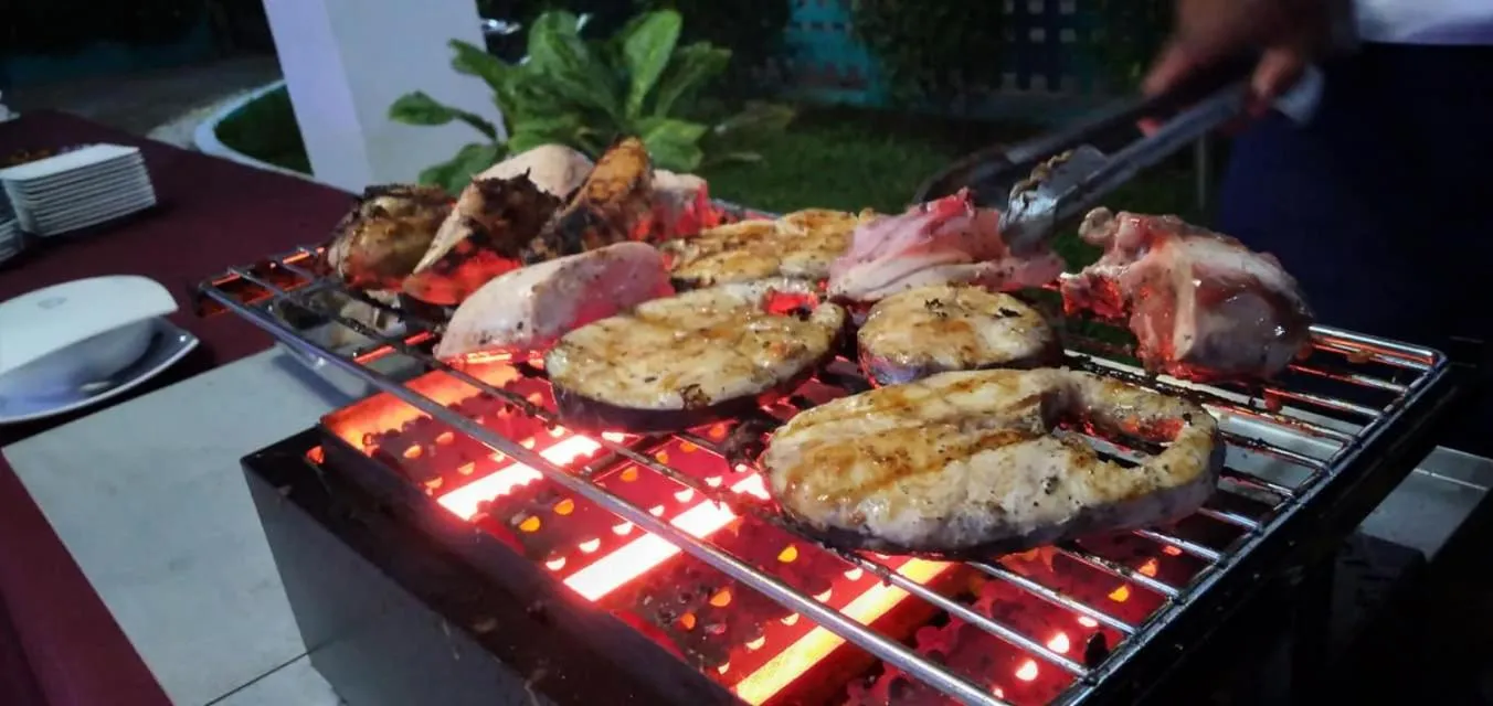 Restaurant/places to eat in Hotel Green View Buttala